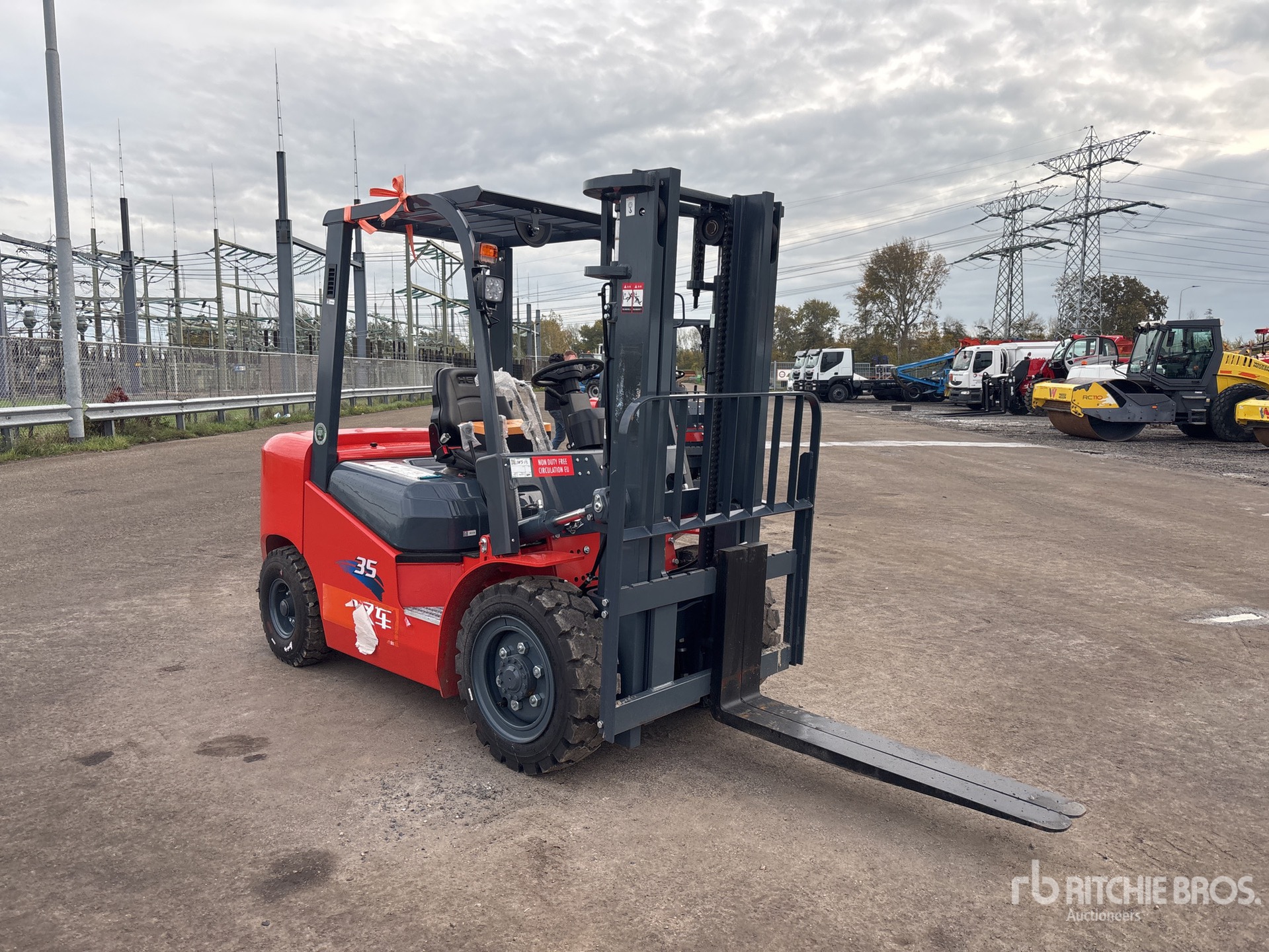 General Appearance with Picture, Right Front Corner