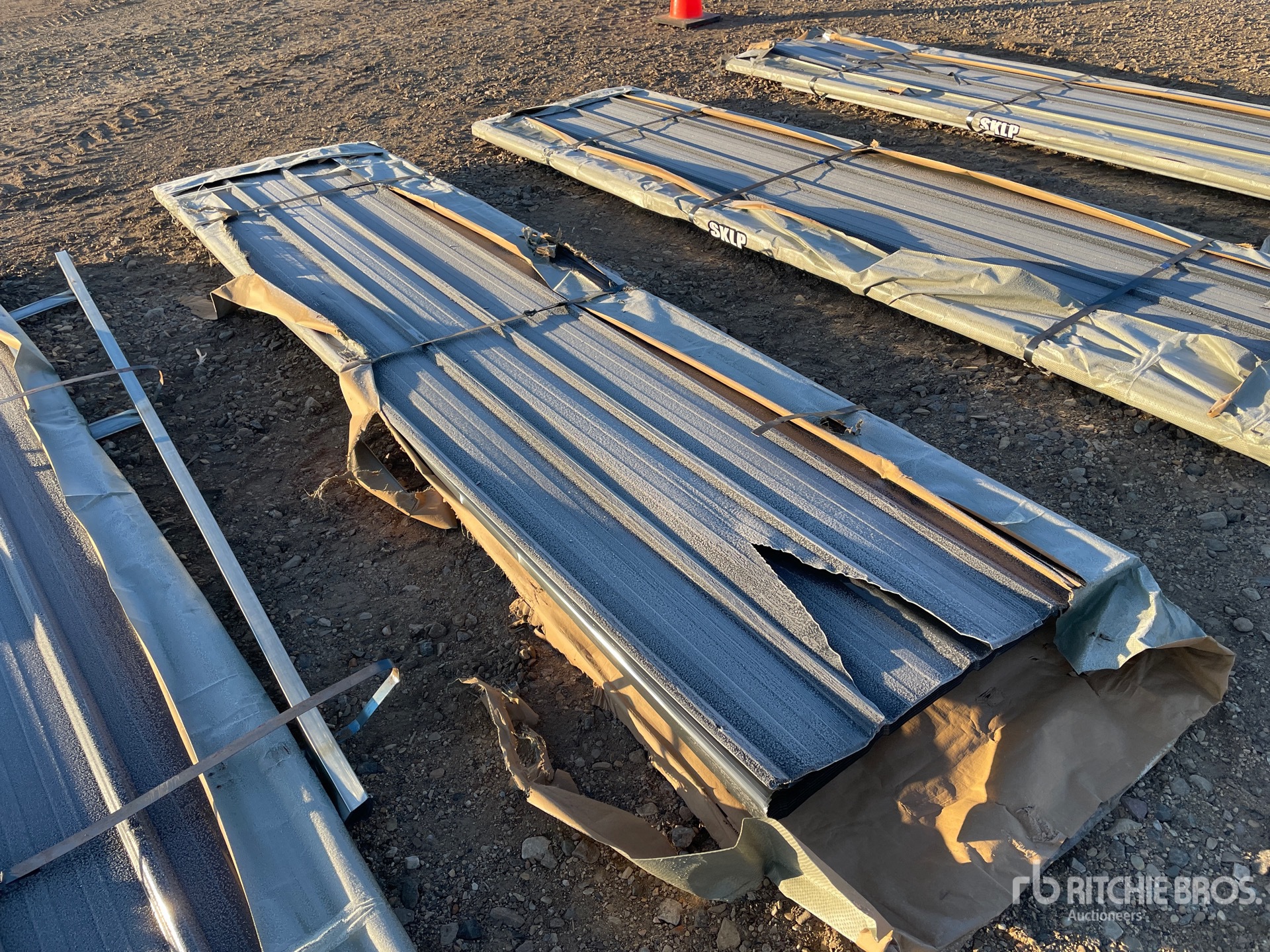 General Appearance with Bild, Ecke hinten rechts