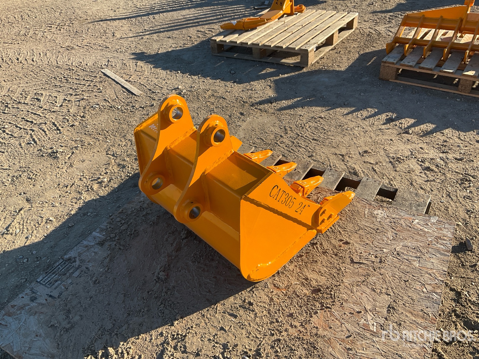 General Appearance with Bild, Ecke hinten rechts