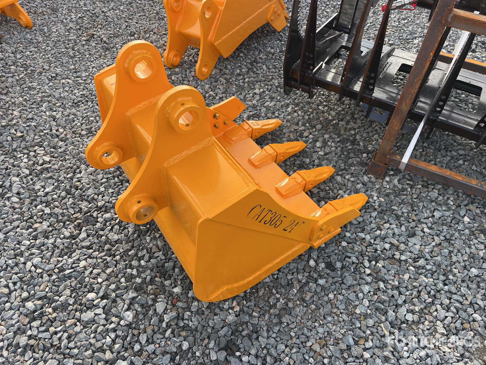 General Appearance with Foto, angolo posteriore sinistro