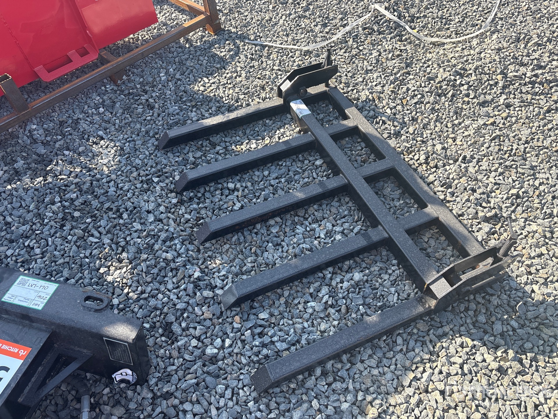 General Appearance with Bild, Ecke vorne links