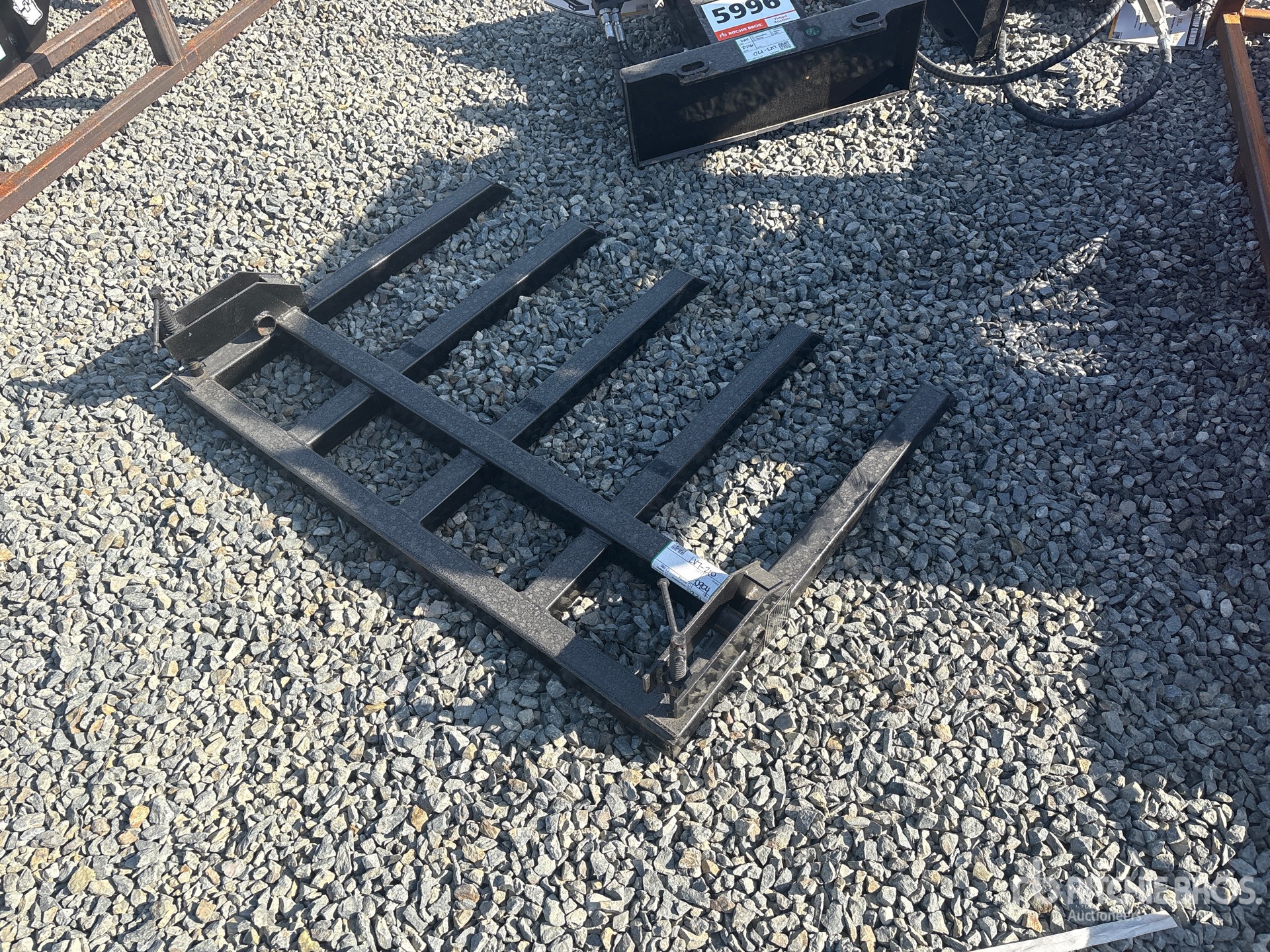 General Appearance with Bild, Ecke hinten rechts