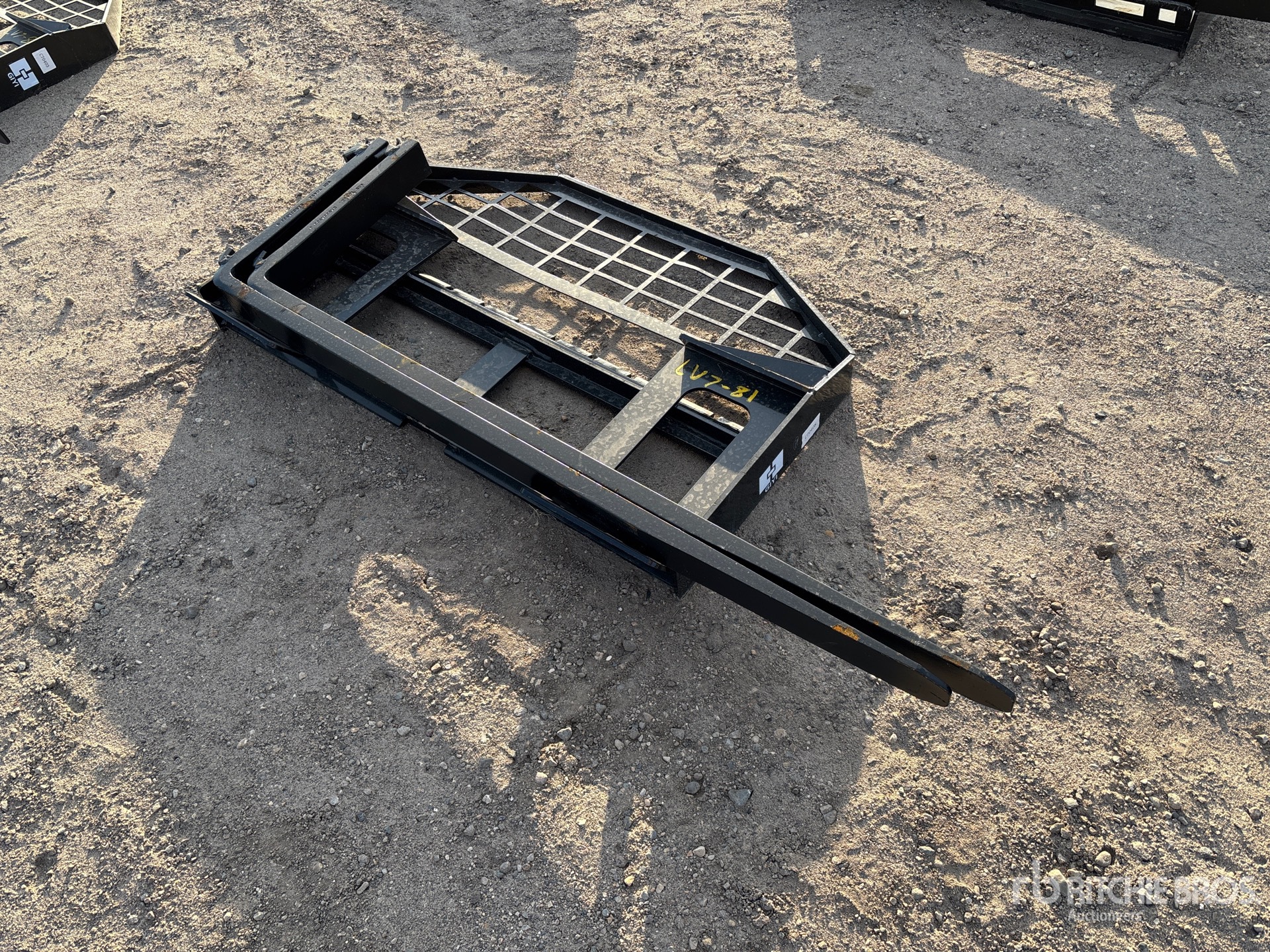 General Appearance with Foto, angolo anteriore sinistro