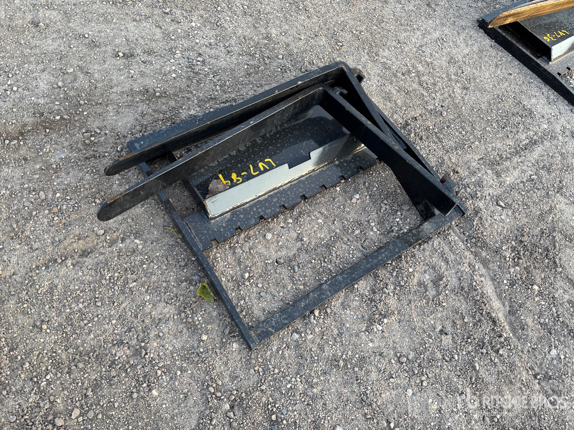 General Appearance with Foto, angolo posteriore sinistro