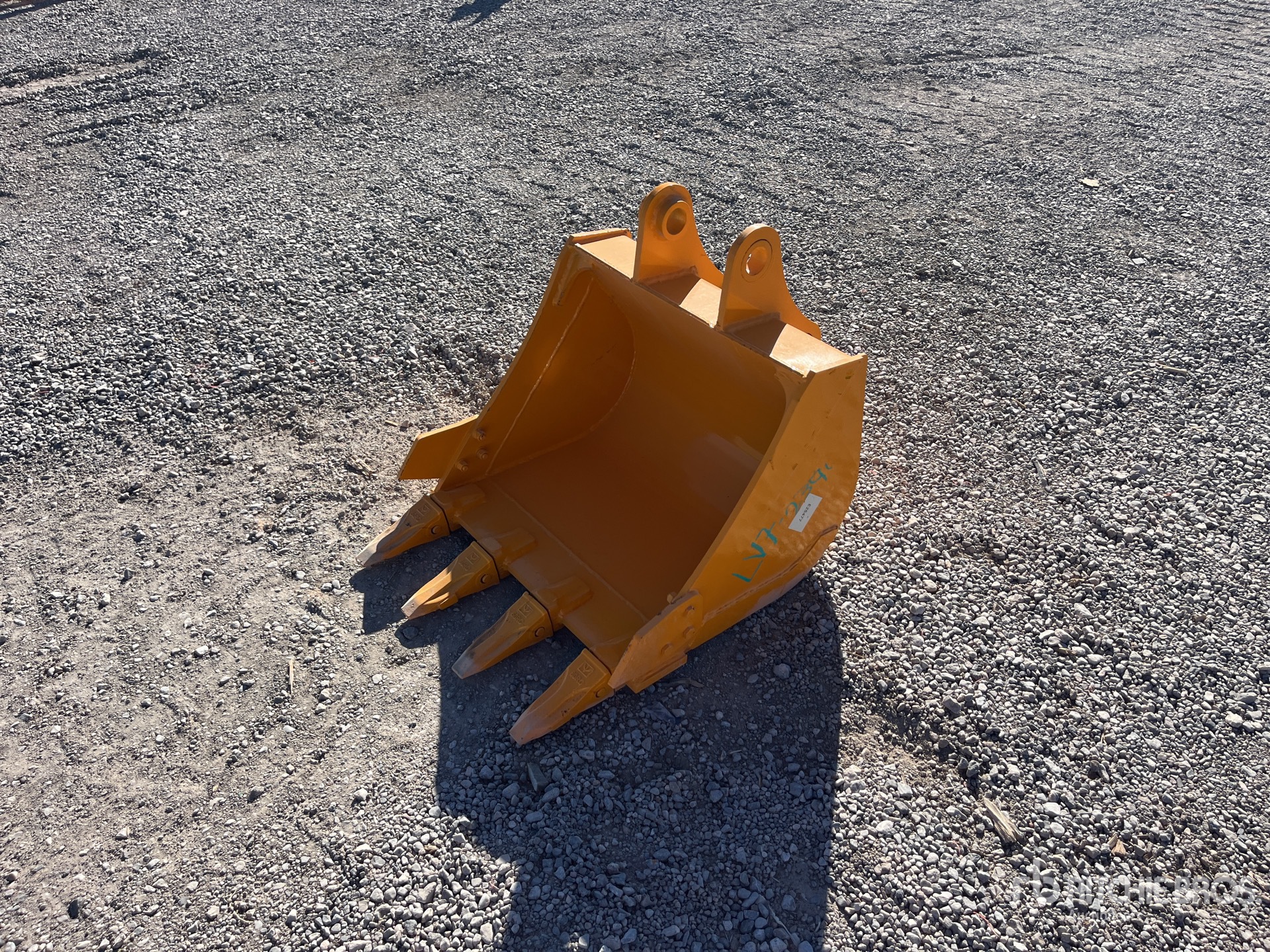 General Appearance with Bild, Ecke vorne links