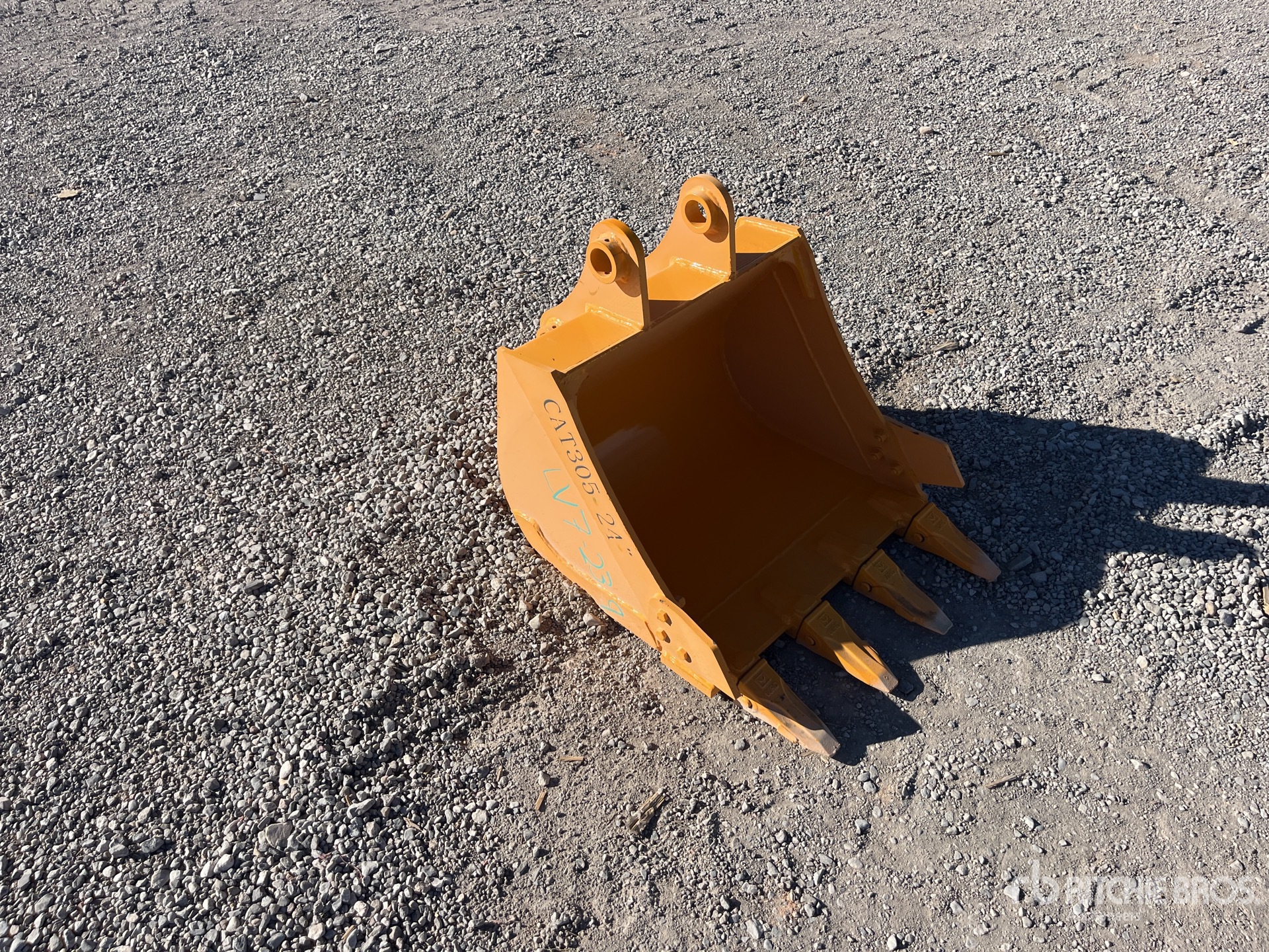 General Appearance with Bild, Ecke vorne rechts