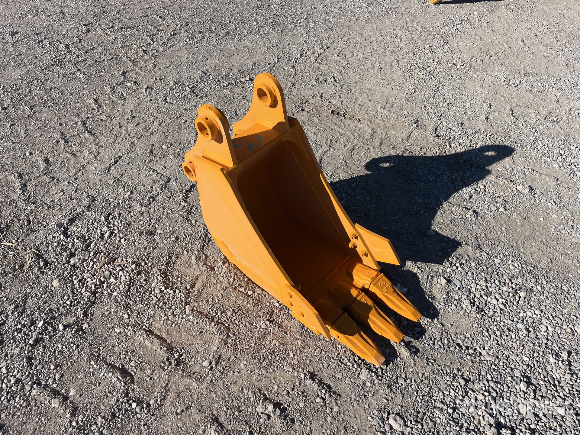 General Appearance with Bild, Ecke vorne rechts