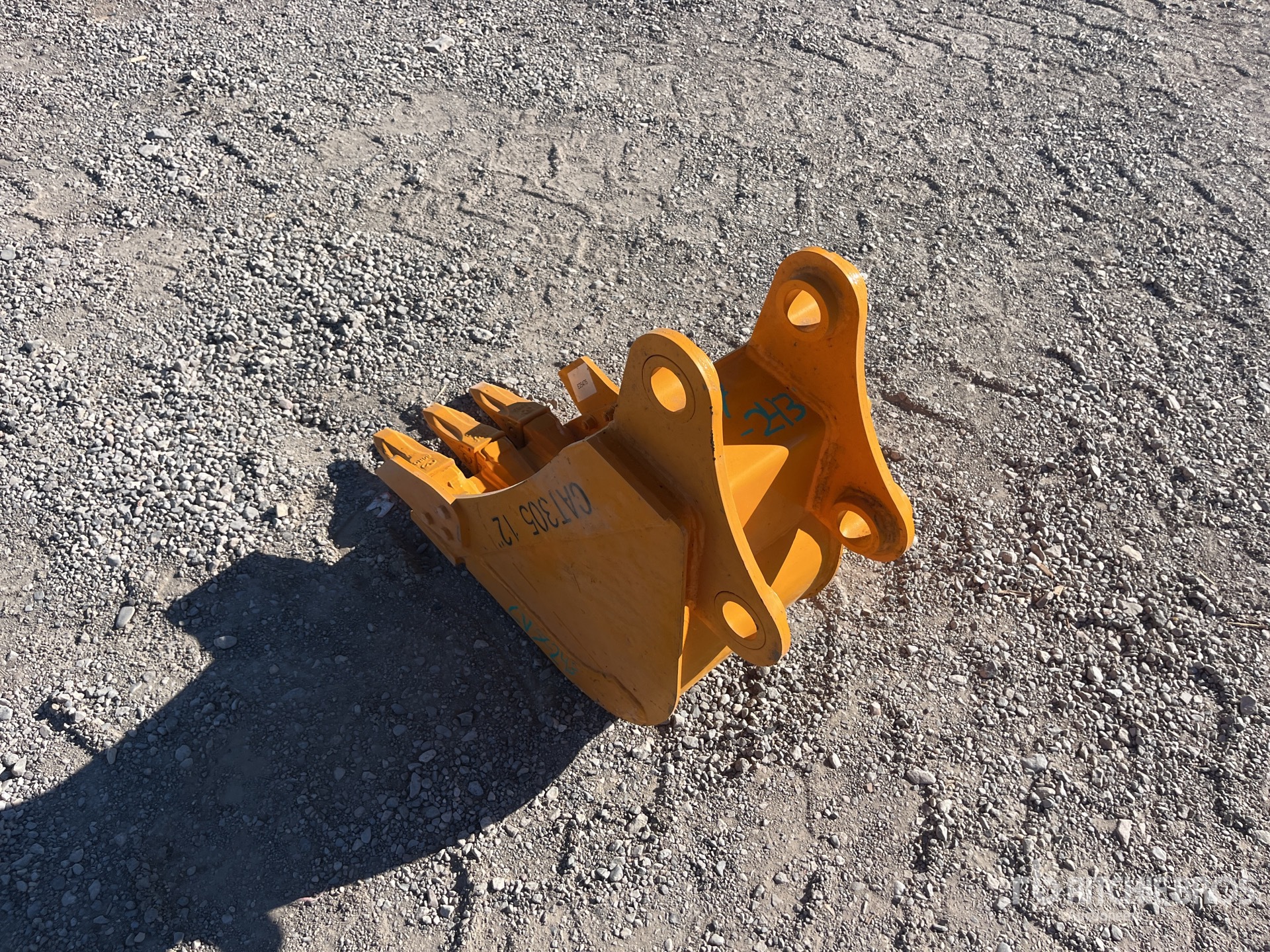 General Appearance with Bild, Ecke hinten links