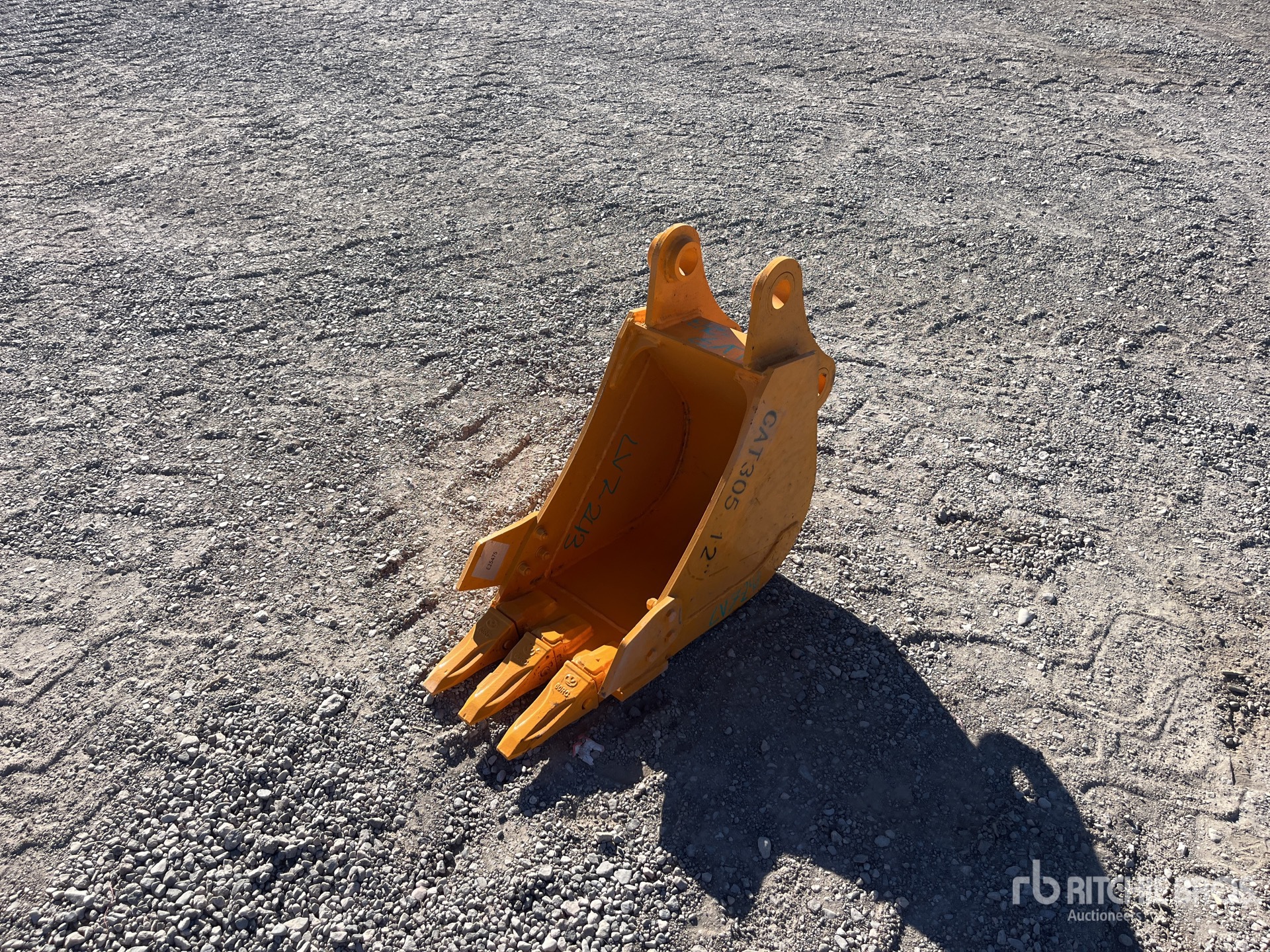 General Appearance with Bild, Ecke vorne links