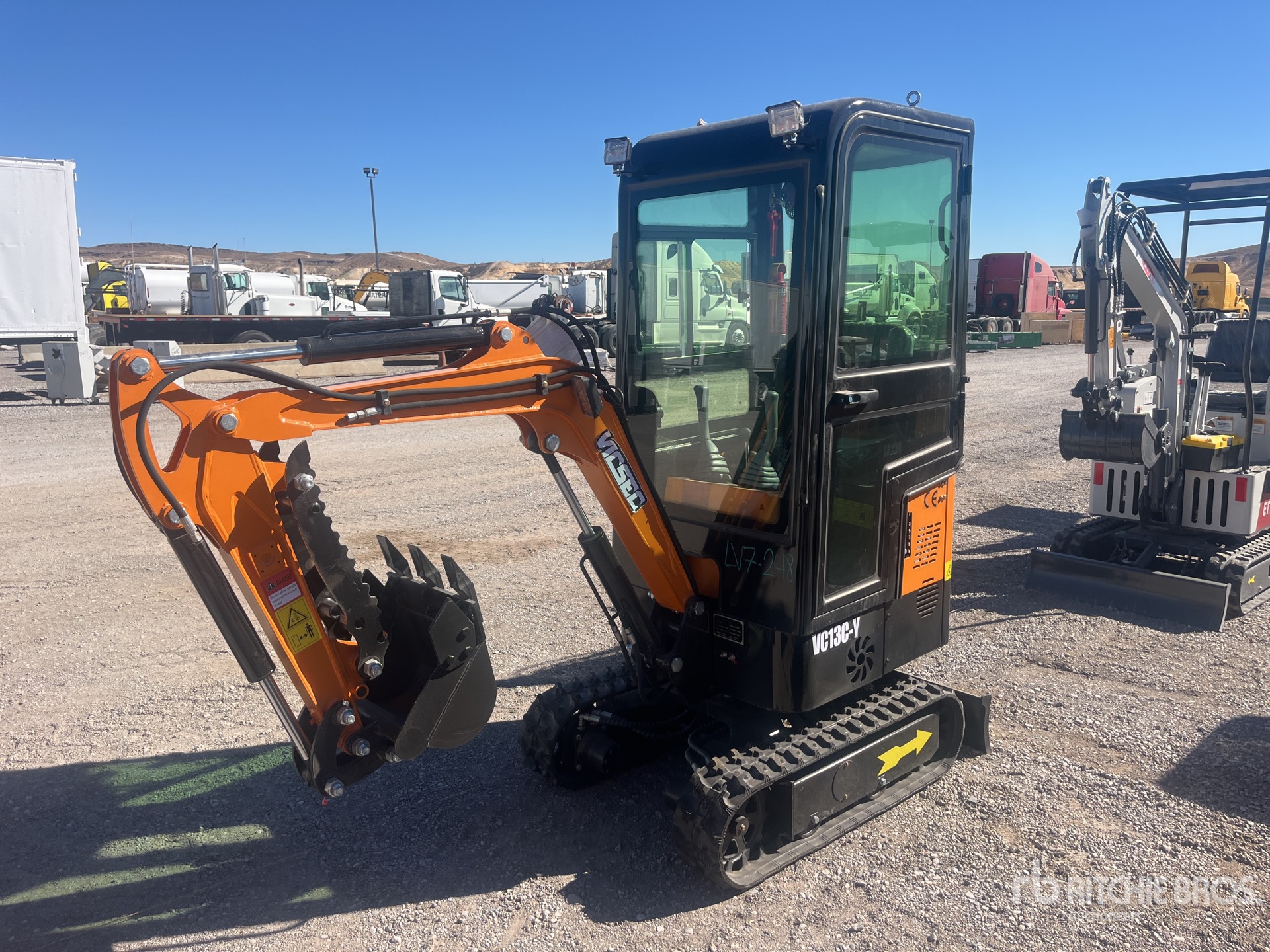 General Appearance with Picture, Left Front Corner