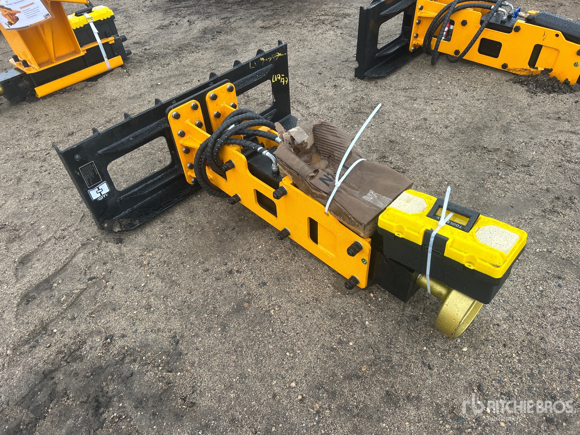 General Appearance with Bild, Ecke vorne rechts