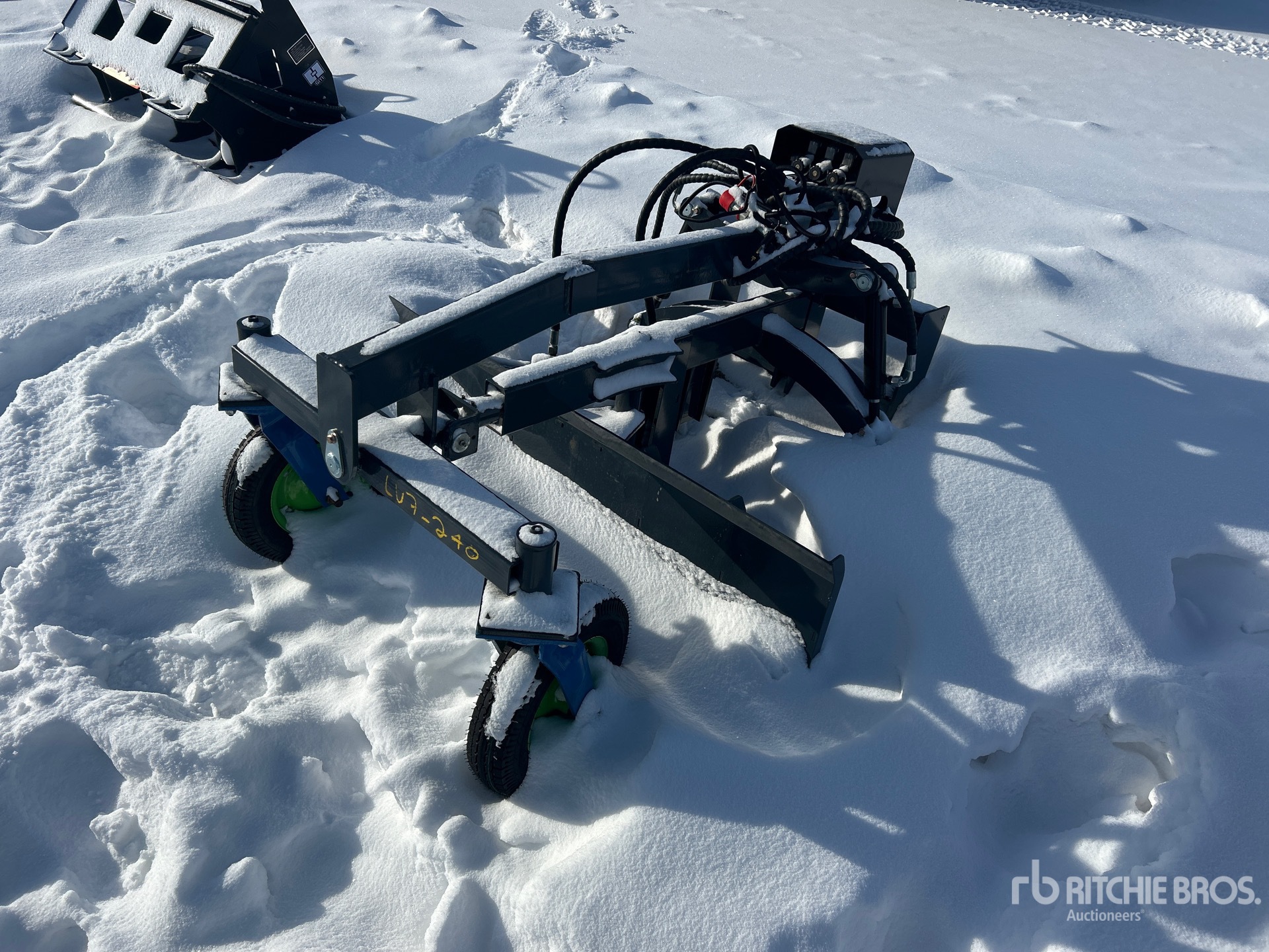 General Appearance with Picture, Left Front Corner