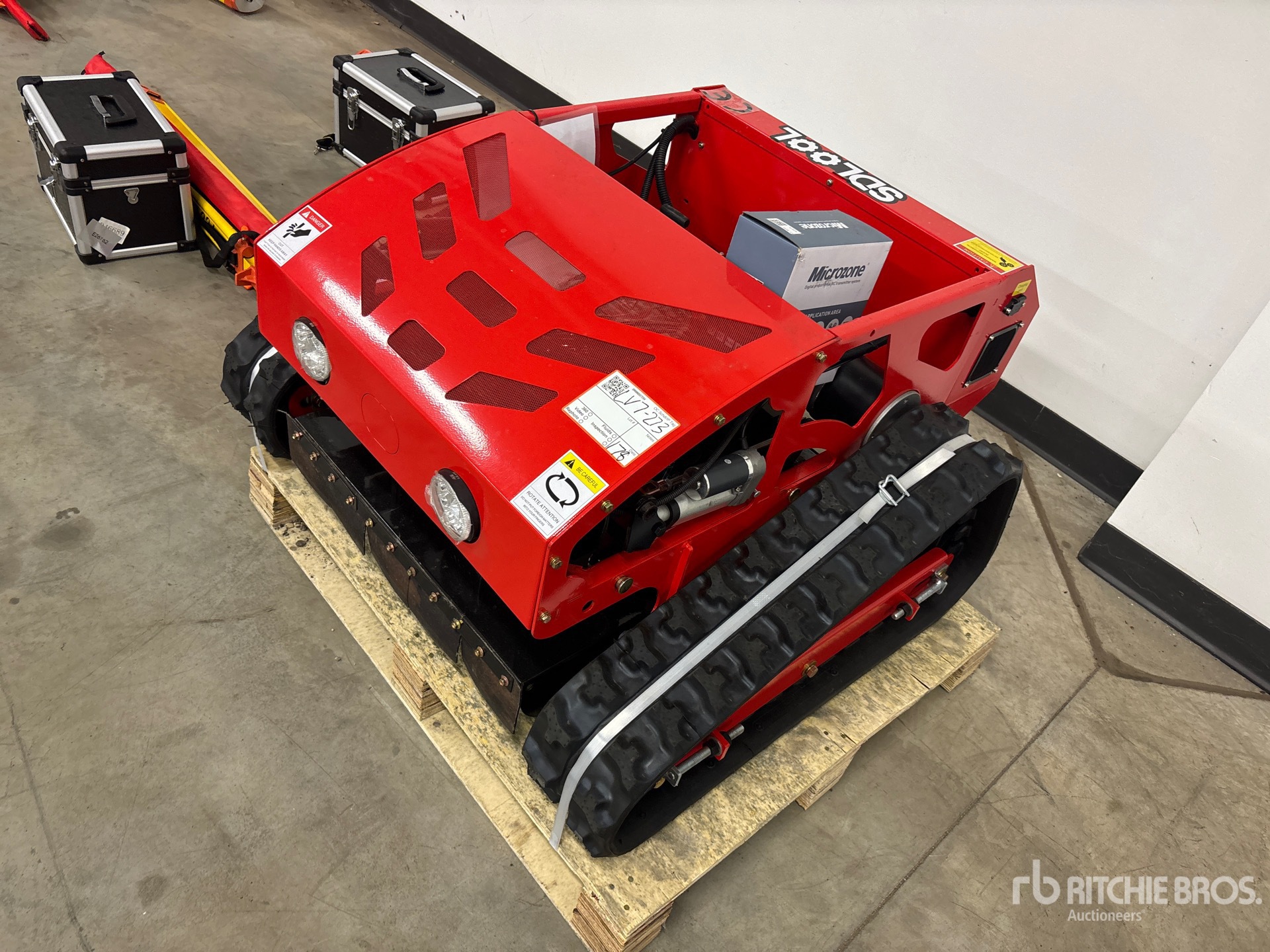 General Appearance with Picture, Left Front Corner