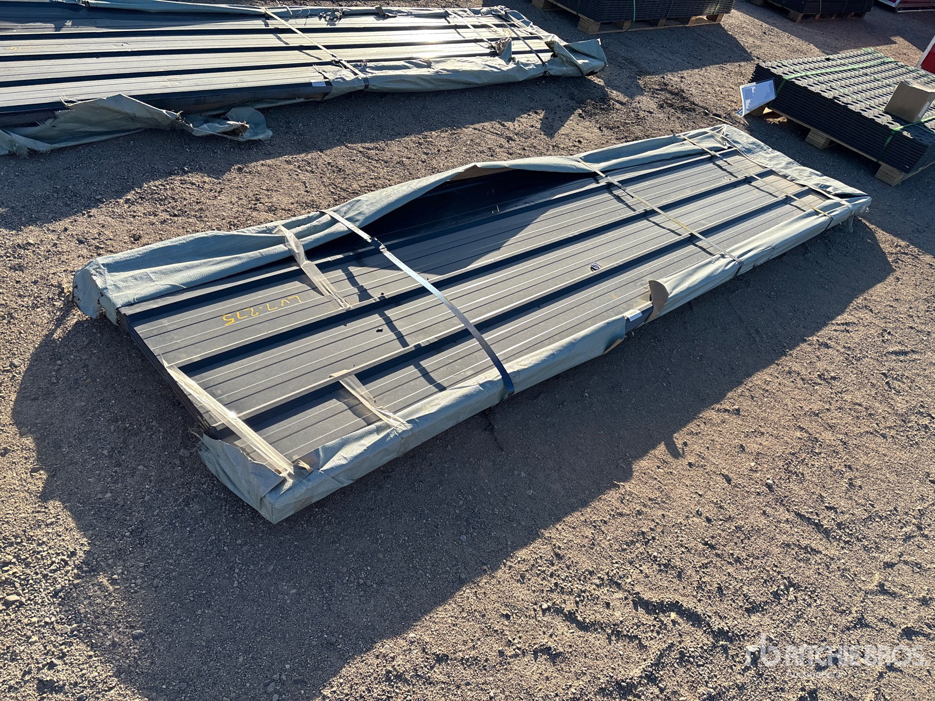 General Appearance with Bild, Ecke hinten links