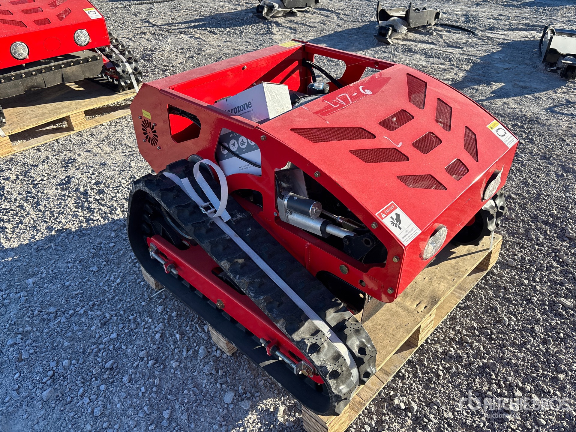 General Appearance with Picture, Right Front Corner