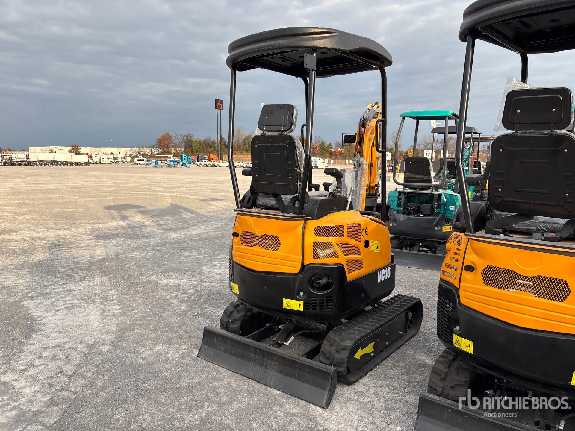 General Appearance with Foto, angolo anteriore sinistro