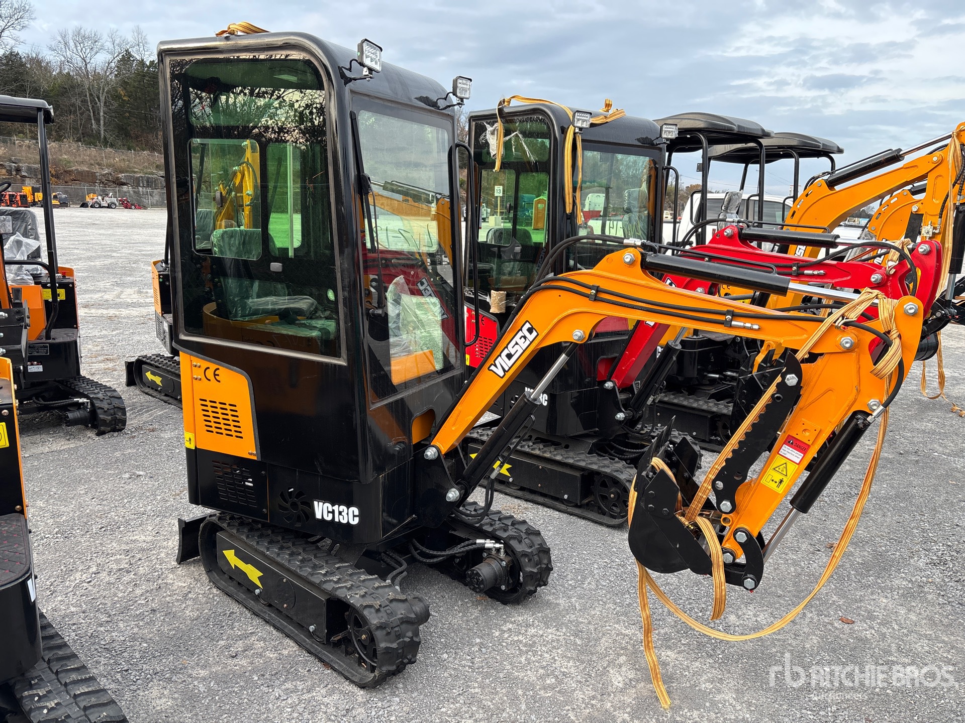 General Appearance with Picture, Right Front Corner