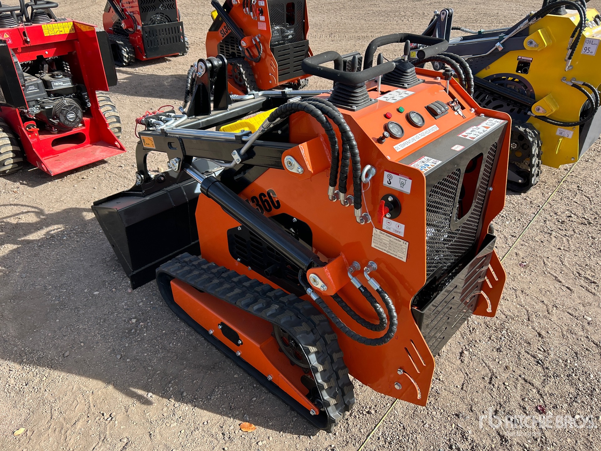 General Appearance with Foto, angolo posteriore sinistro