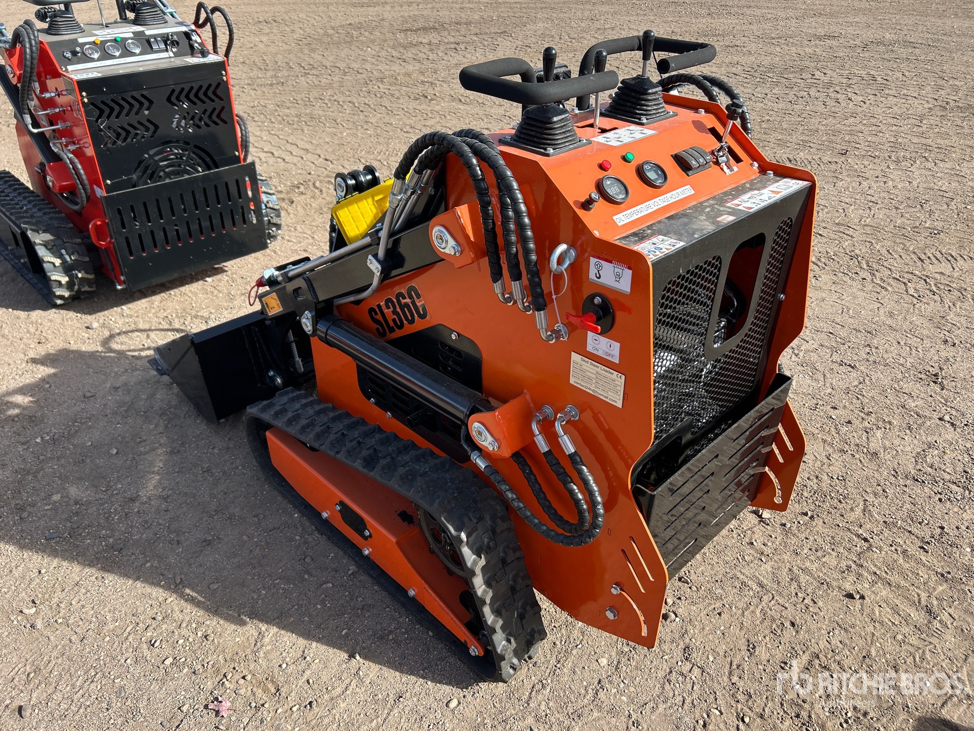 General Appearance with Foto, angolo posteriore sinistro