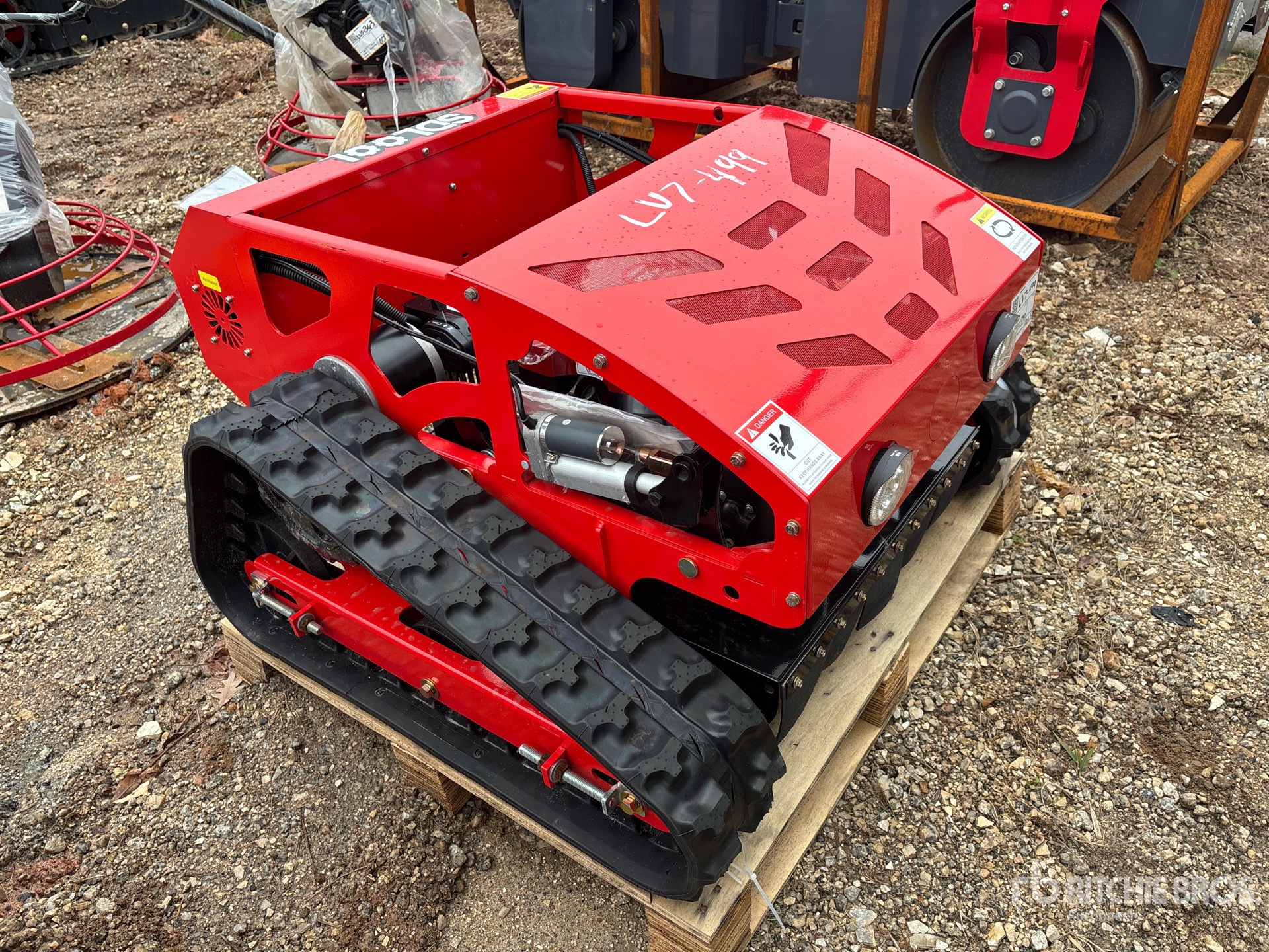 General Appearance with Picture, Right Front Corner