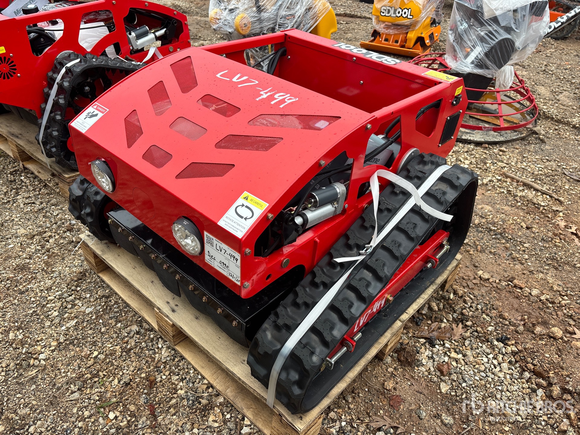 General Appearance with Picture, Left Front Corner