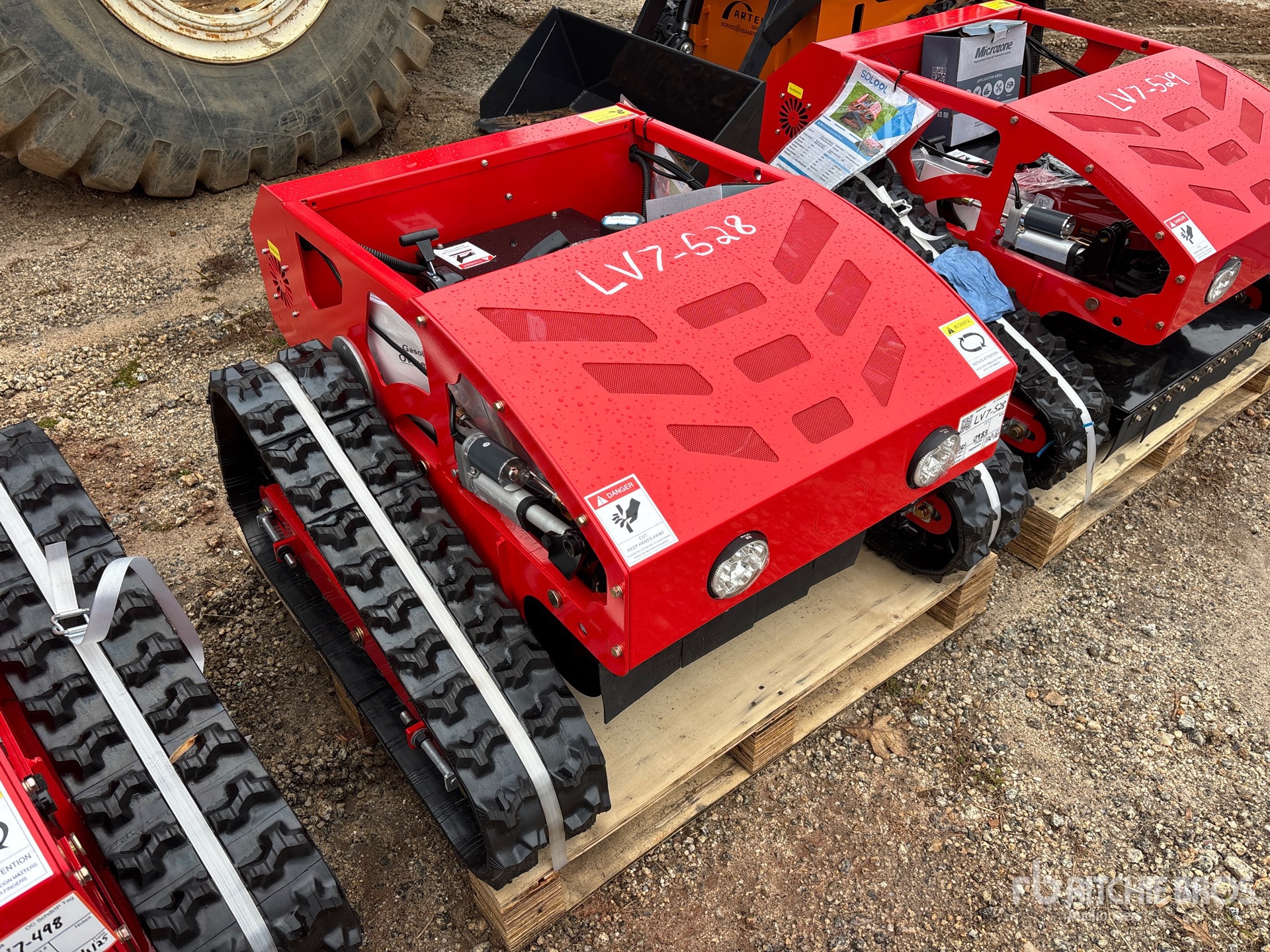 General Appearance with Picture, Right Front Corner