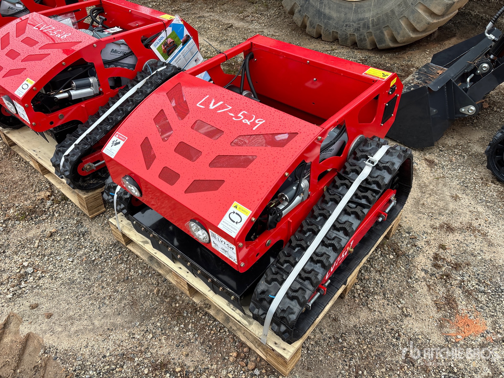 General Appearance with Picture, Left Front Corner