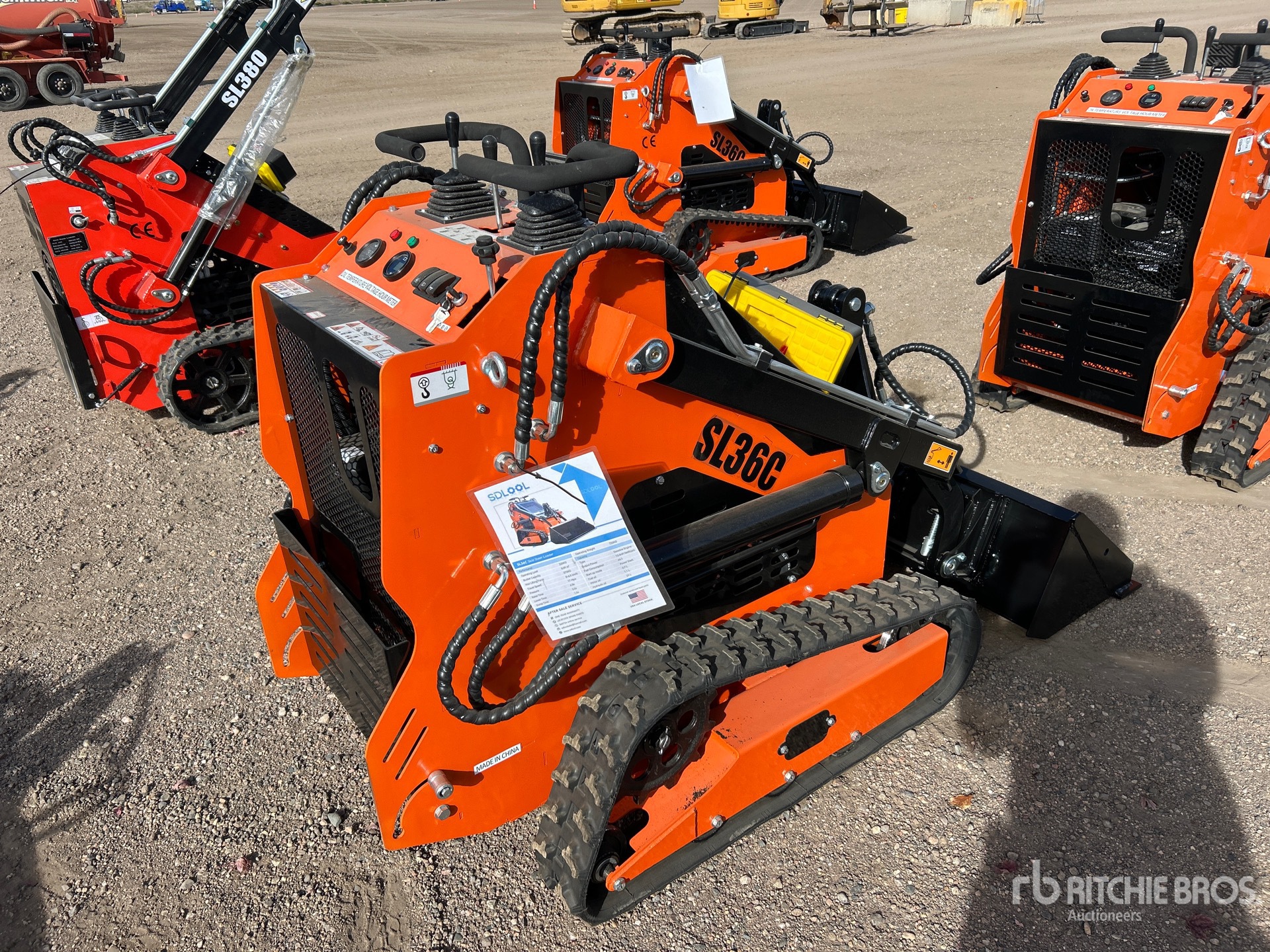 General Appearance with Foto, angolo anteriore sinistro