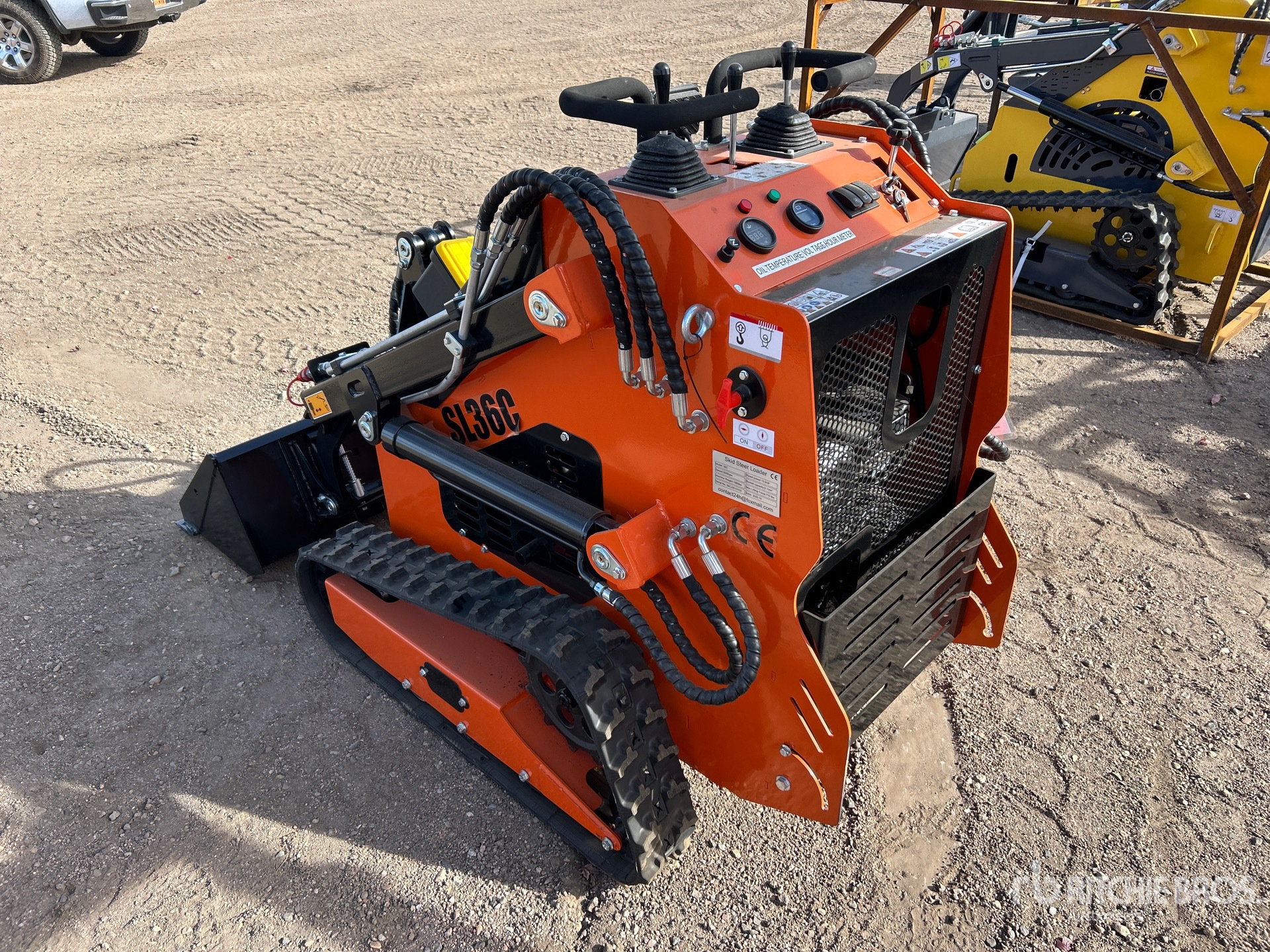 General Appearance with Foto, angolo posteriore sinistro