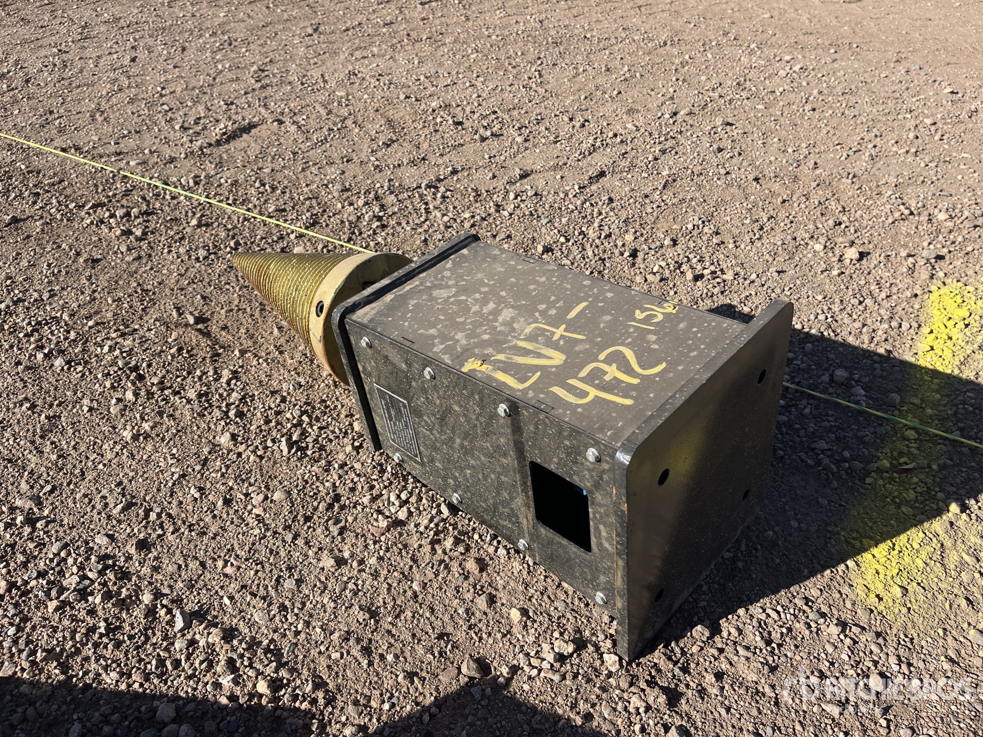 General Appearance with Picture, Right Front Corner