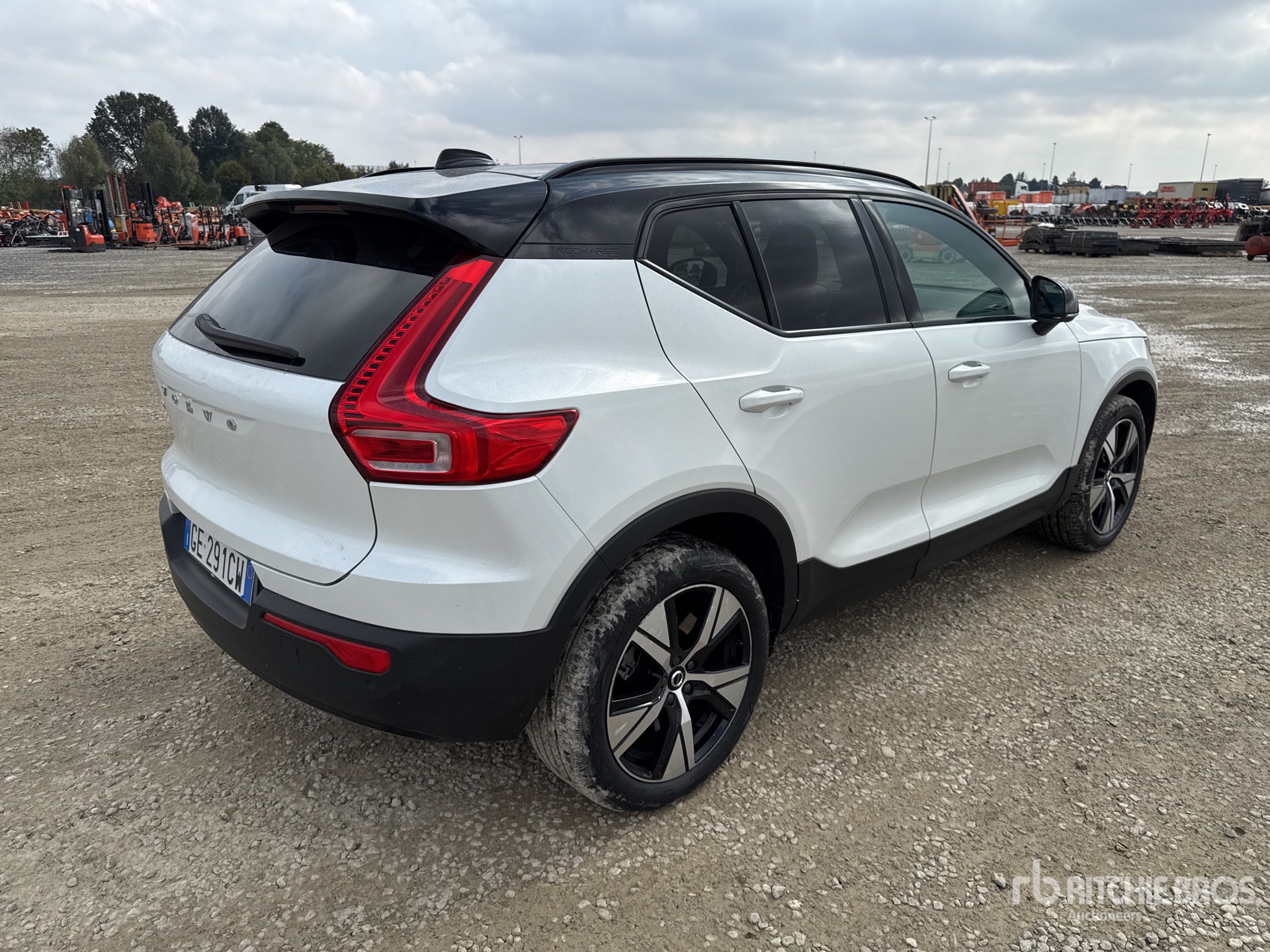 General Appearance with Picture, Right Rear Corner