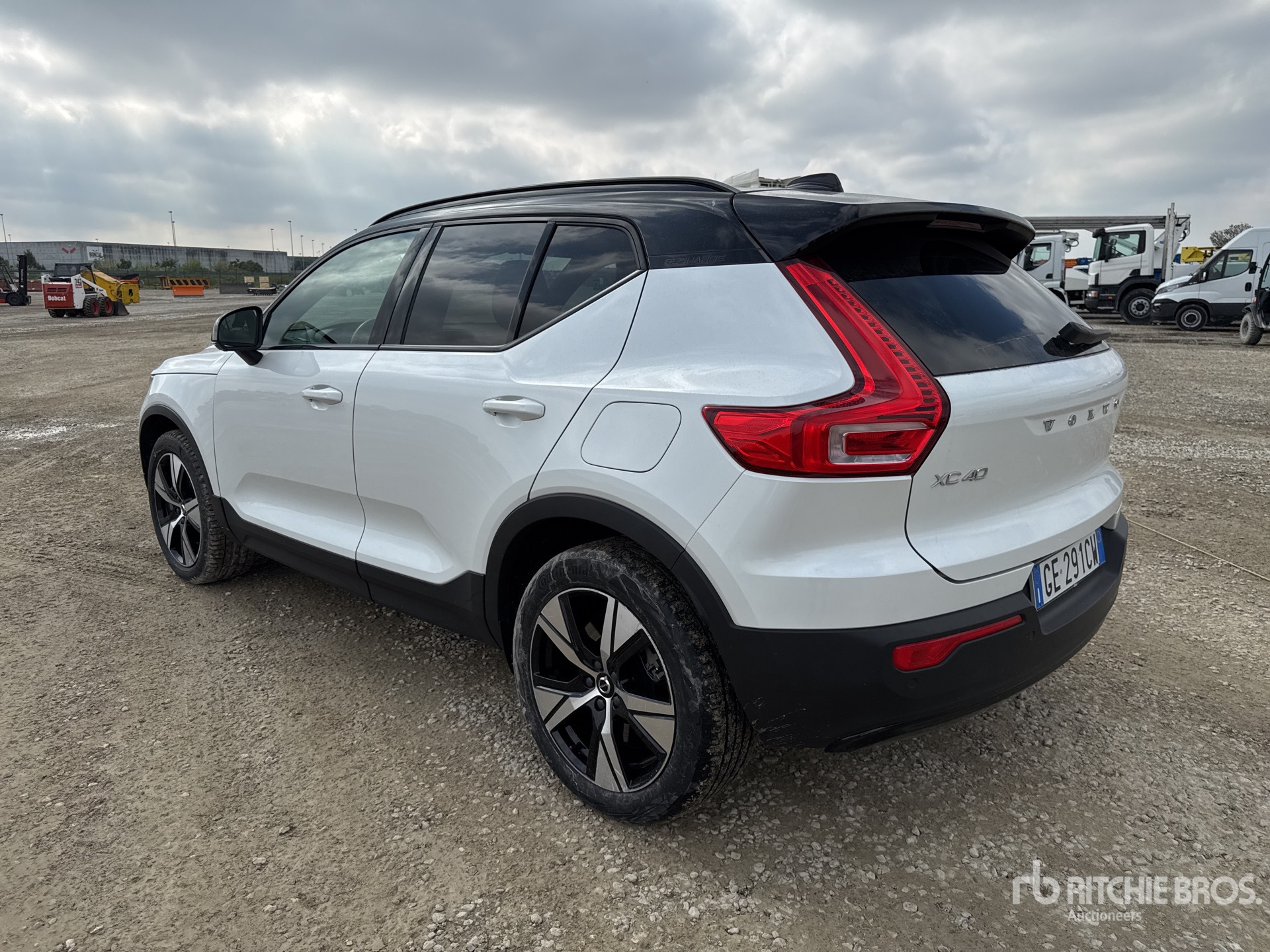 General Appearance with Picture, Left Rear Corner