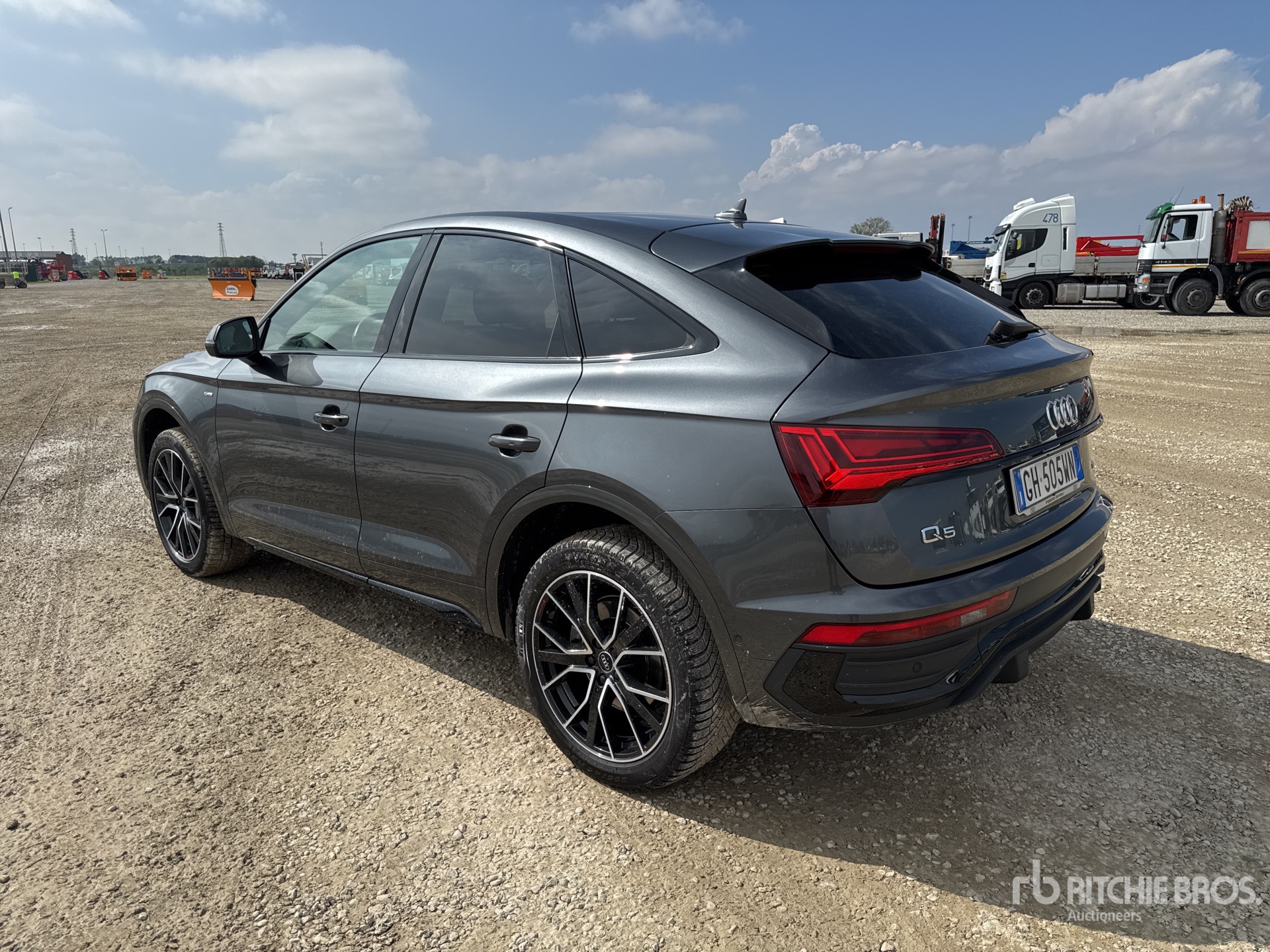 General Appearance with Picture, Left Rear Corner