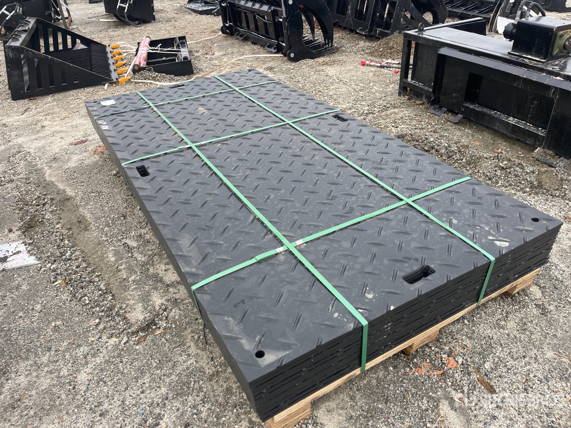 Aspect général with Image, coin arrière droit