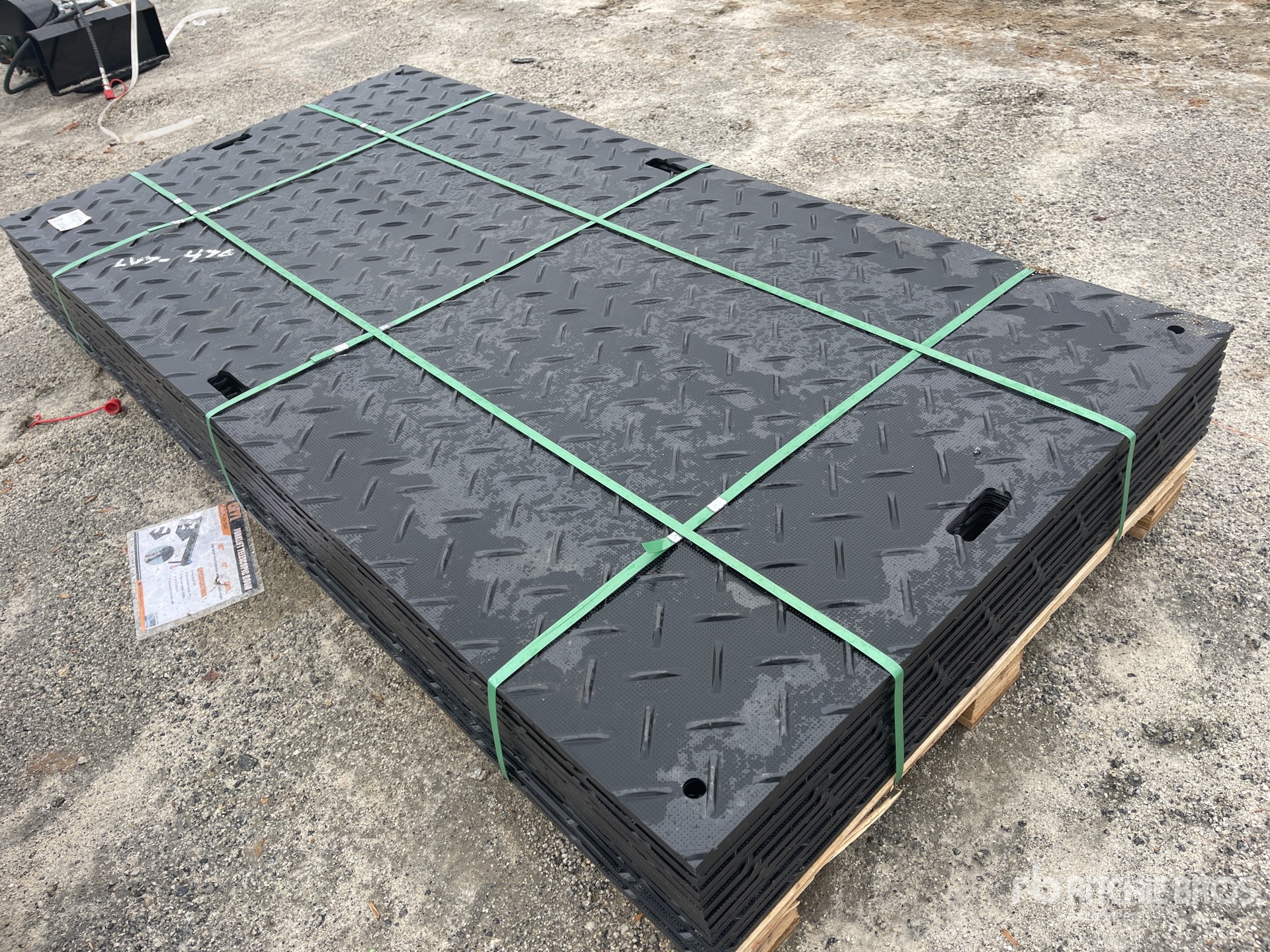 Aspect général with Image, coin arrière droit