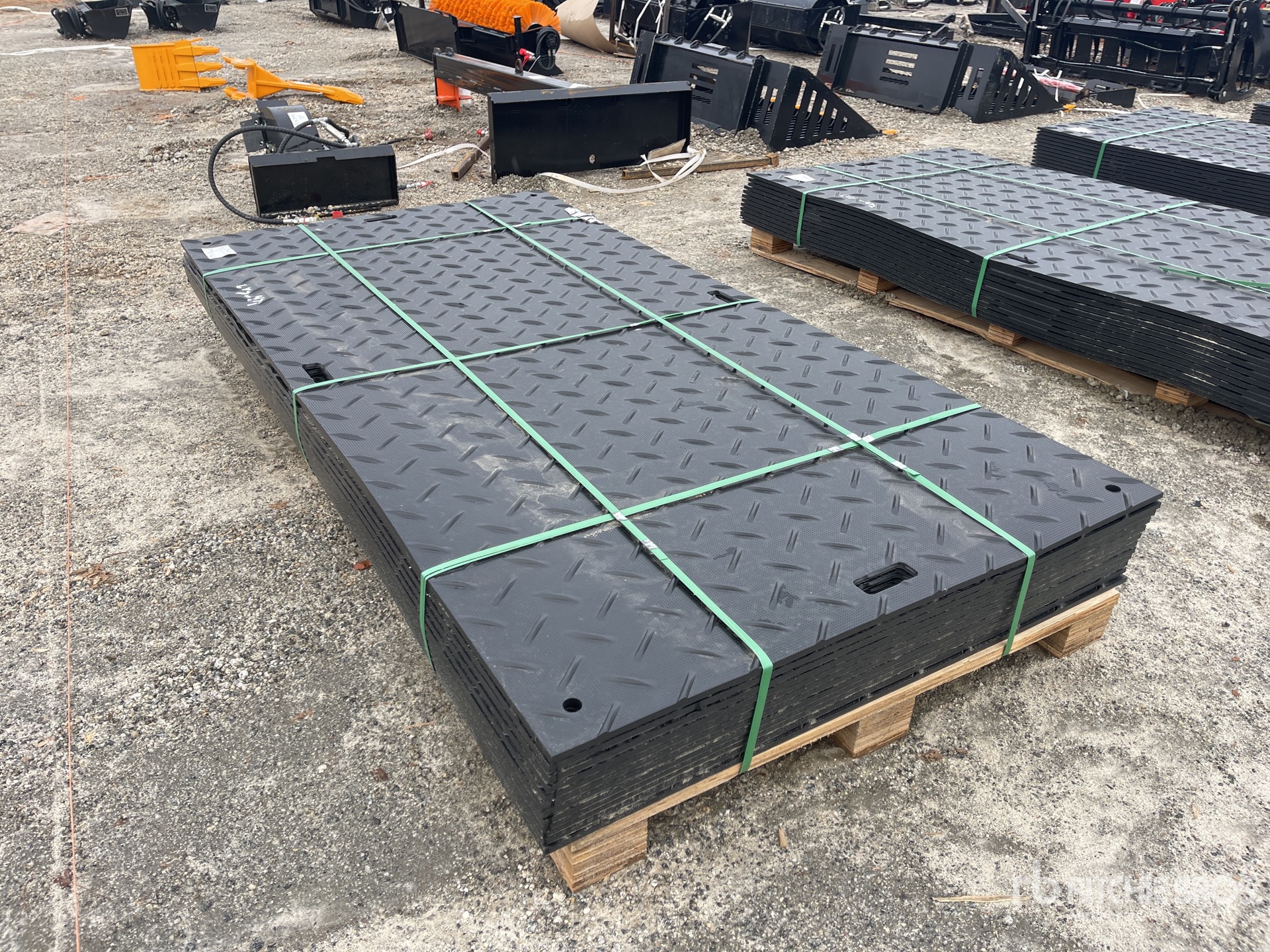 Aspect général with Image, coin arrière droit