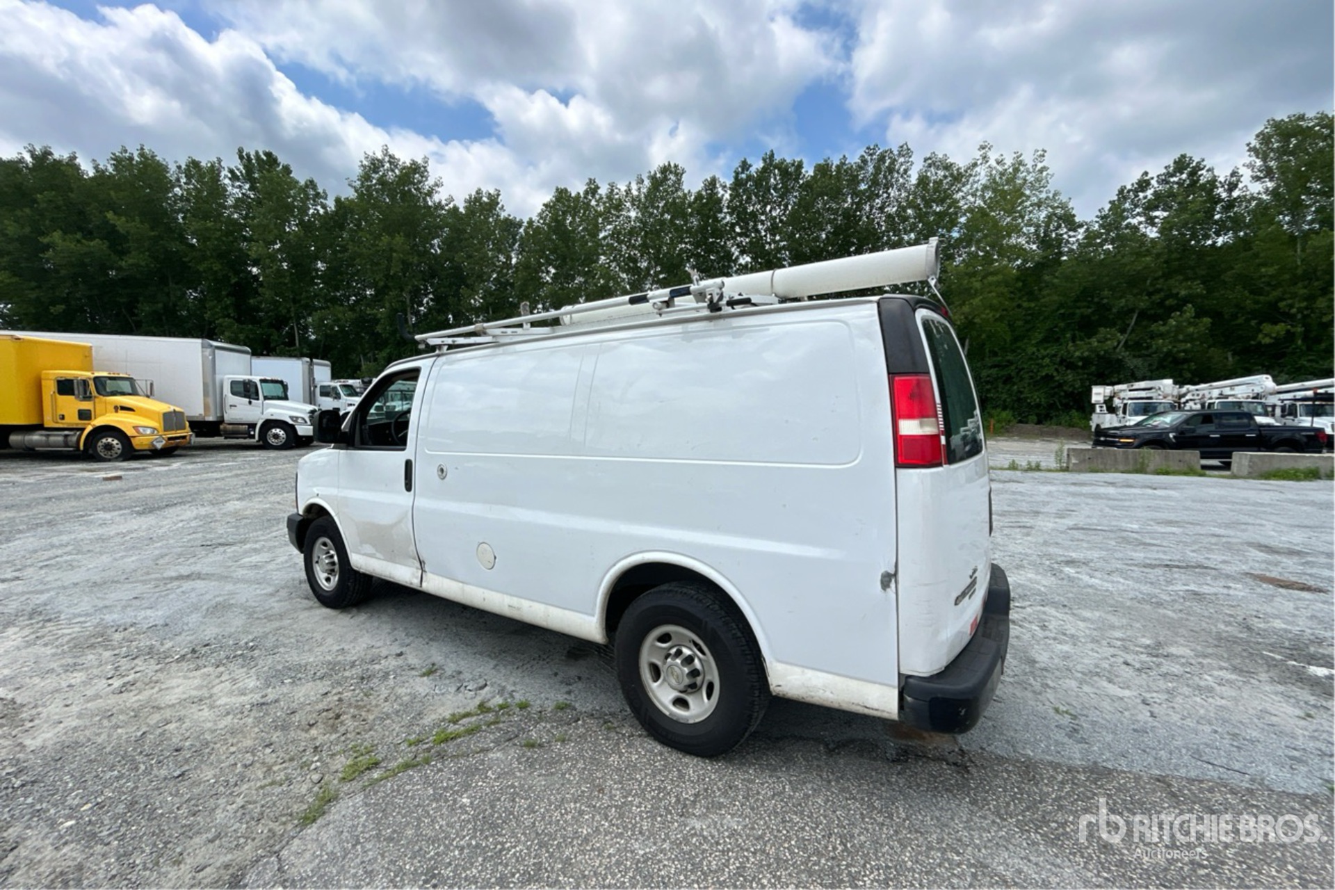 General Appearance with Picture, Left Rear Corner