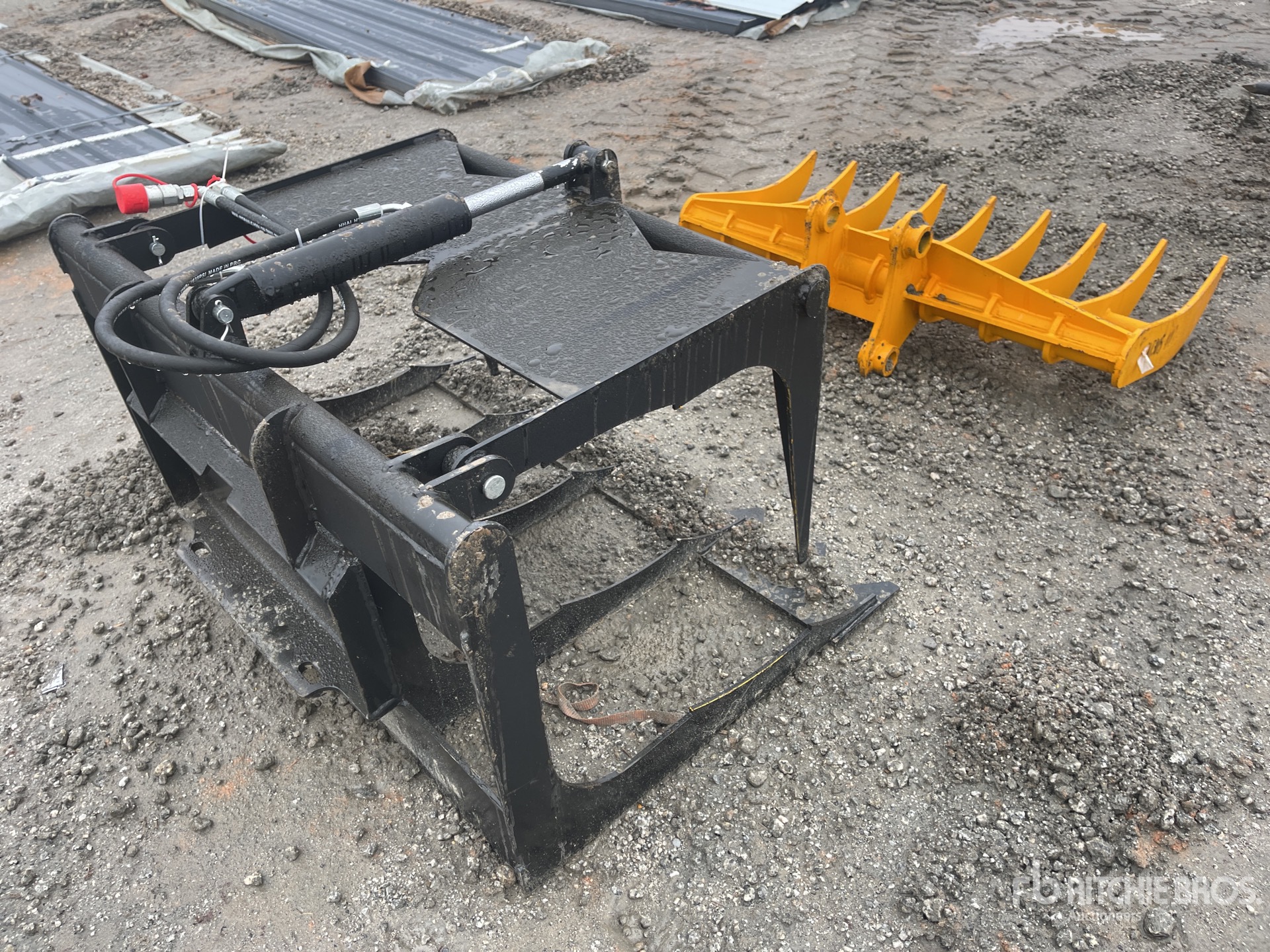 General Appearance with Bild, Ecke hinten rechts