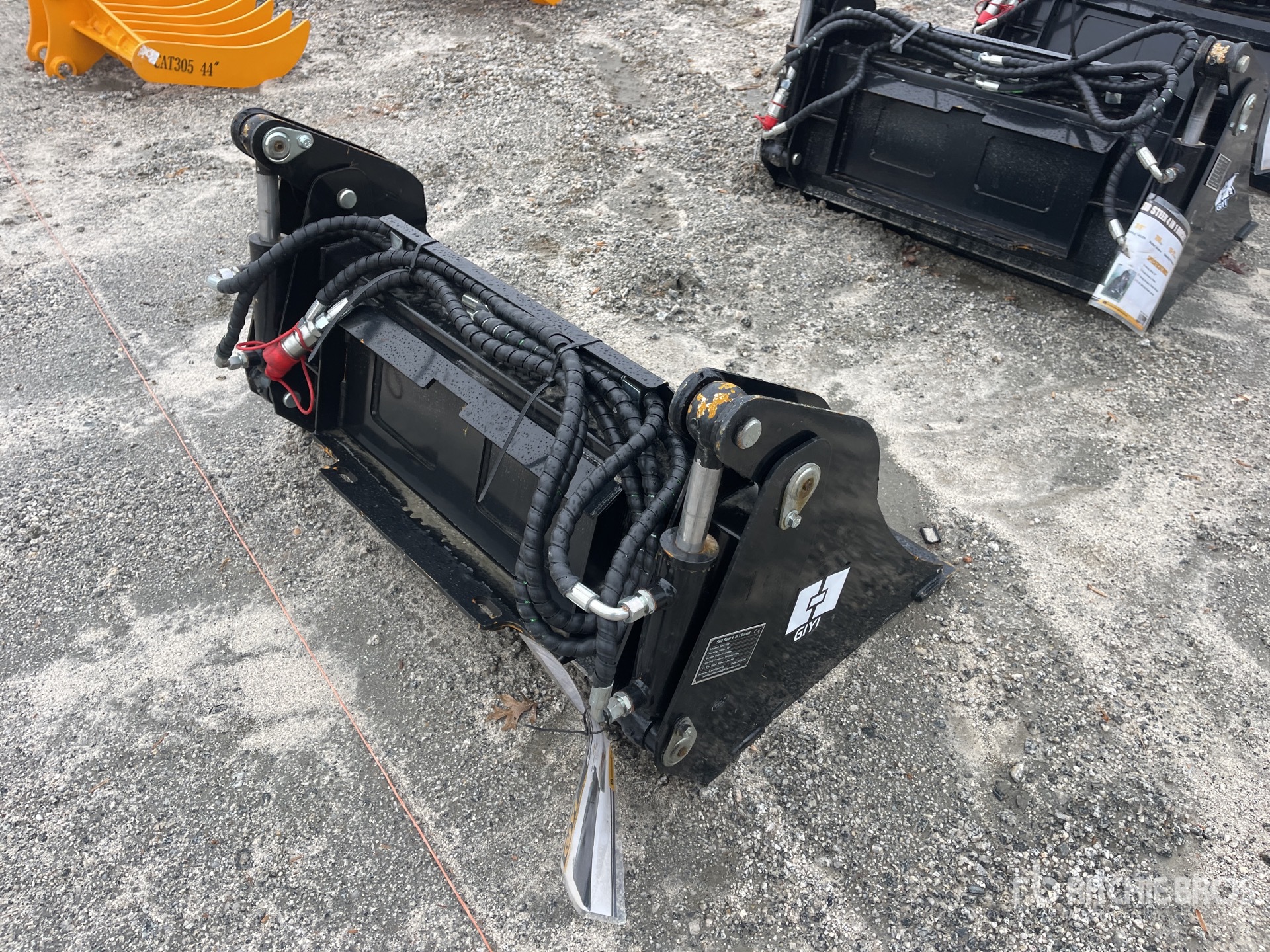 General Appearance with Foto, angolo anteriore sinistro