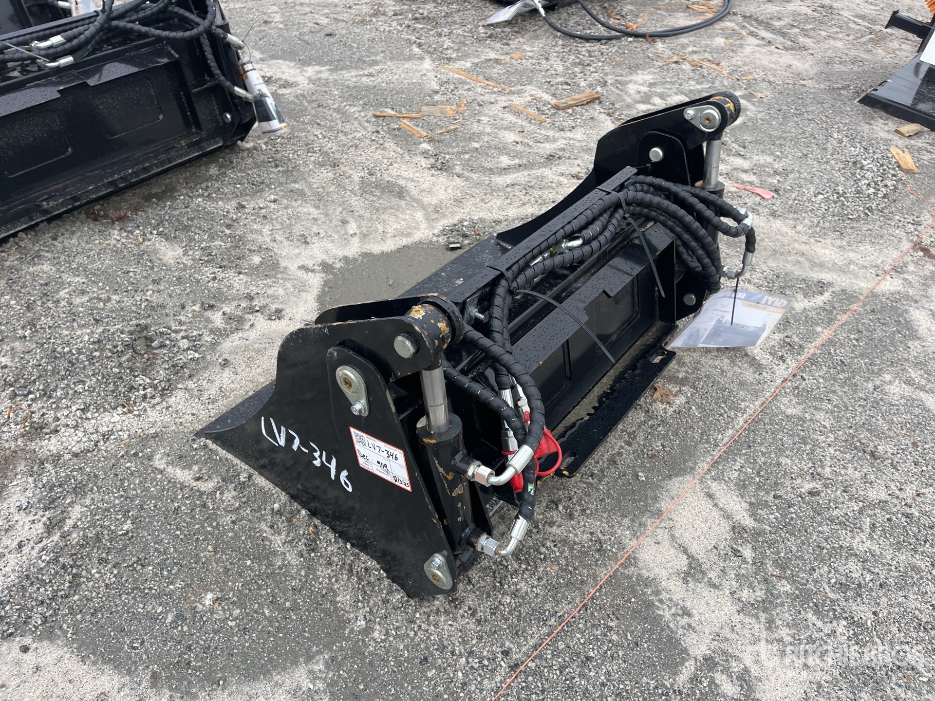 General Appearance with Foto, angolo posteriore sinistro