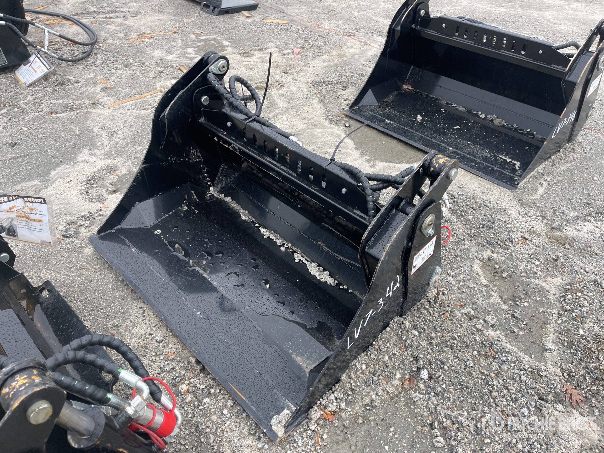 General Appearance with Foto, angolo anteriore sinistro