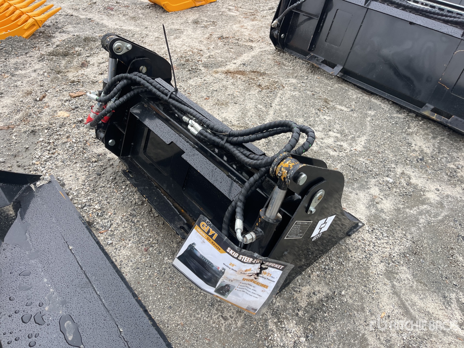 General Appearance with Foto, angolo anteriore sinistro