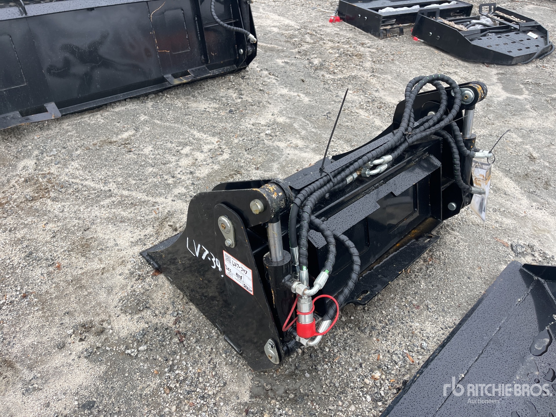 General Appearance with Foto, angolo posteriore sinistro