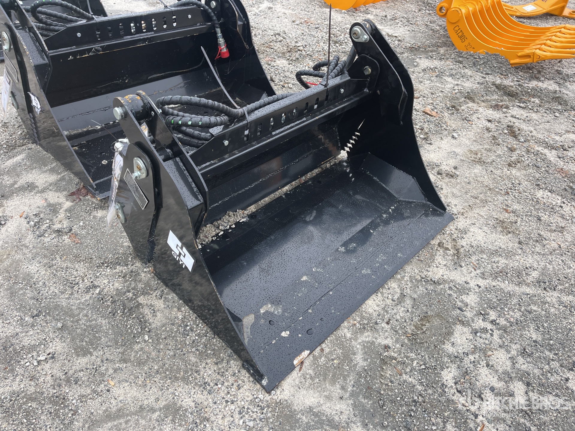 General Appearance with Foto, angolo anteriore destro