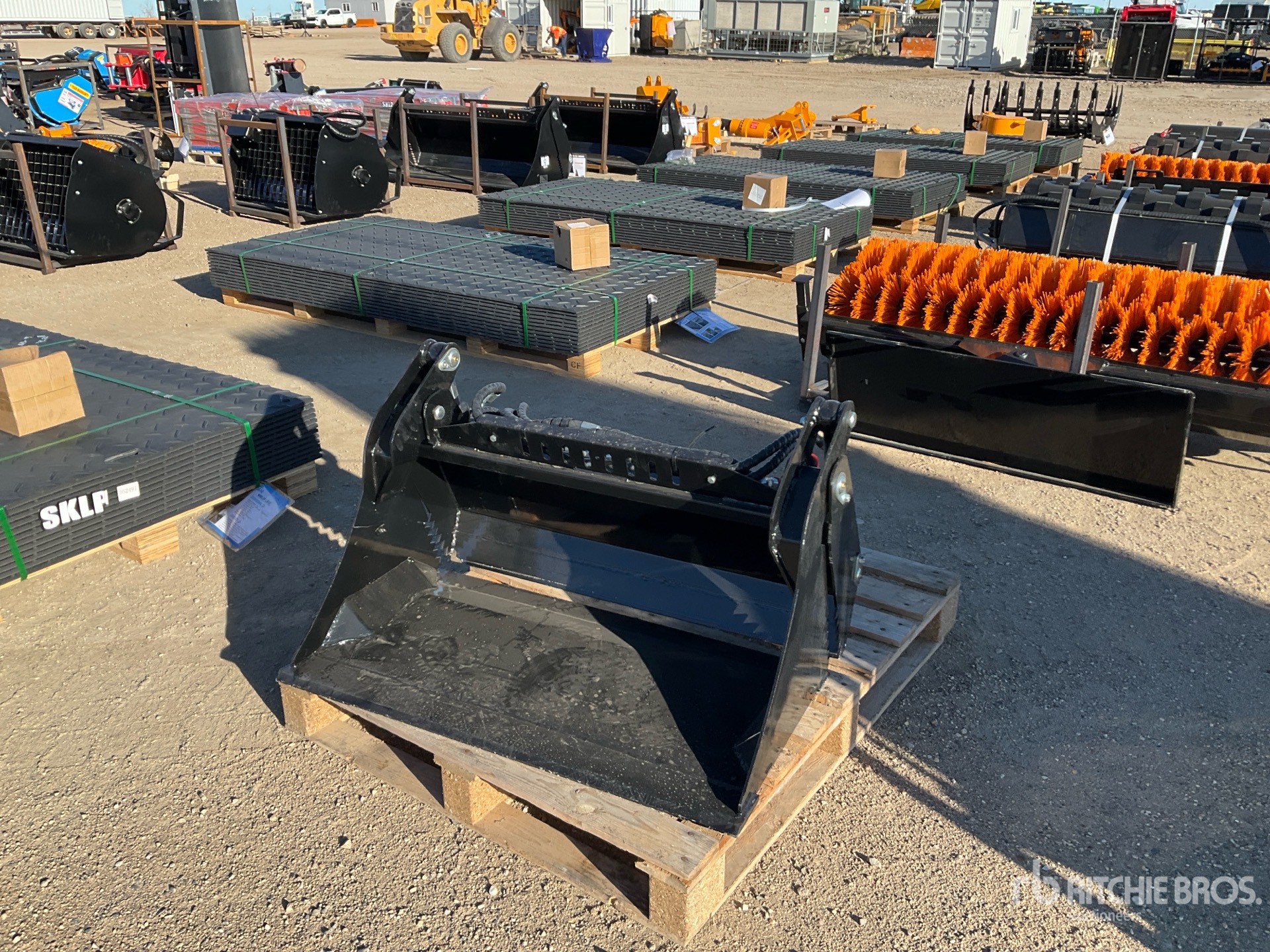 General Appearance with Bild, Ecke vorne links