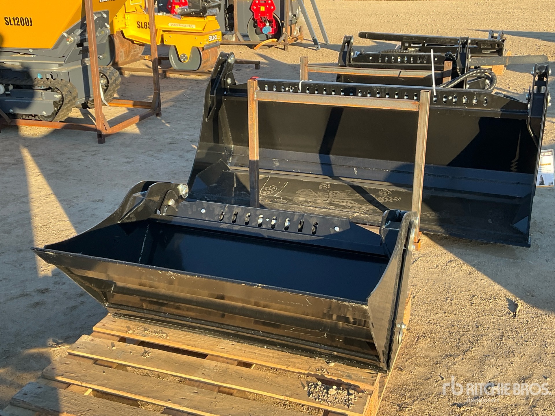 General Appearance with Bild, Ecke vorne links