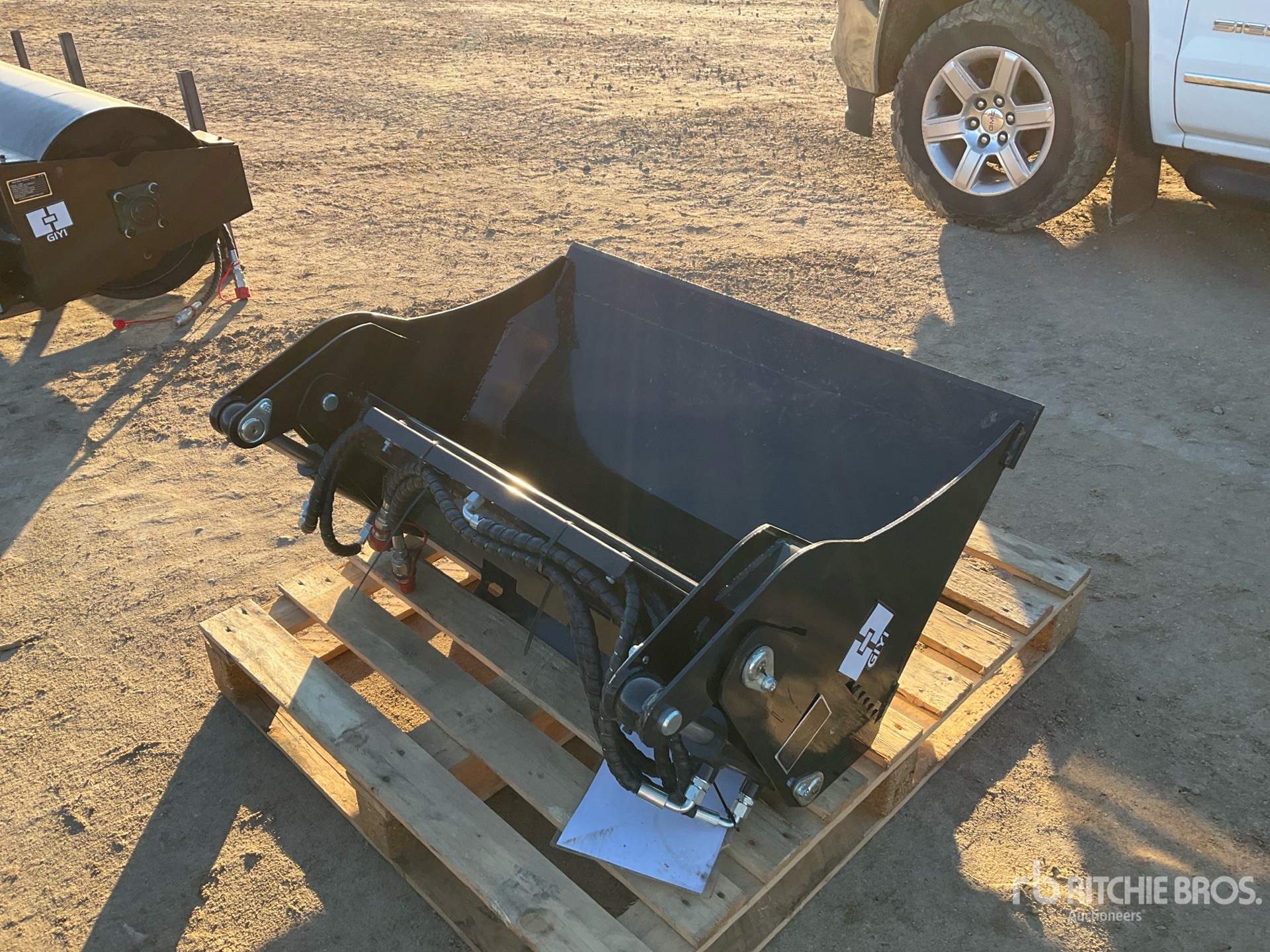 General Appearance with Bild, Ecke hinten rechts