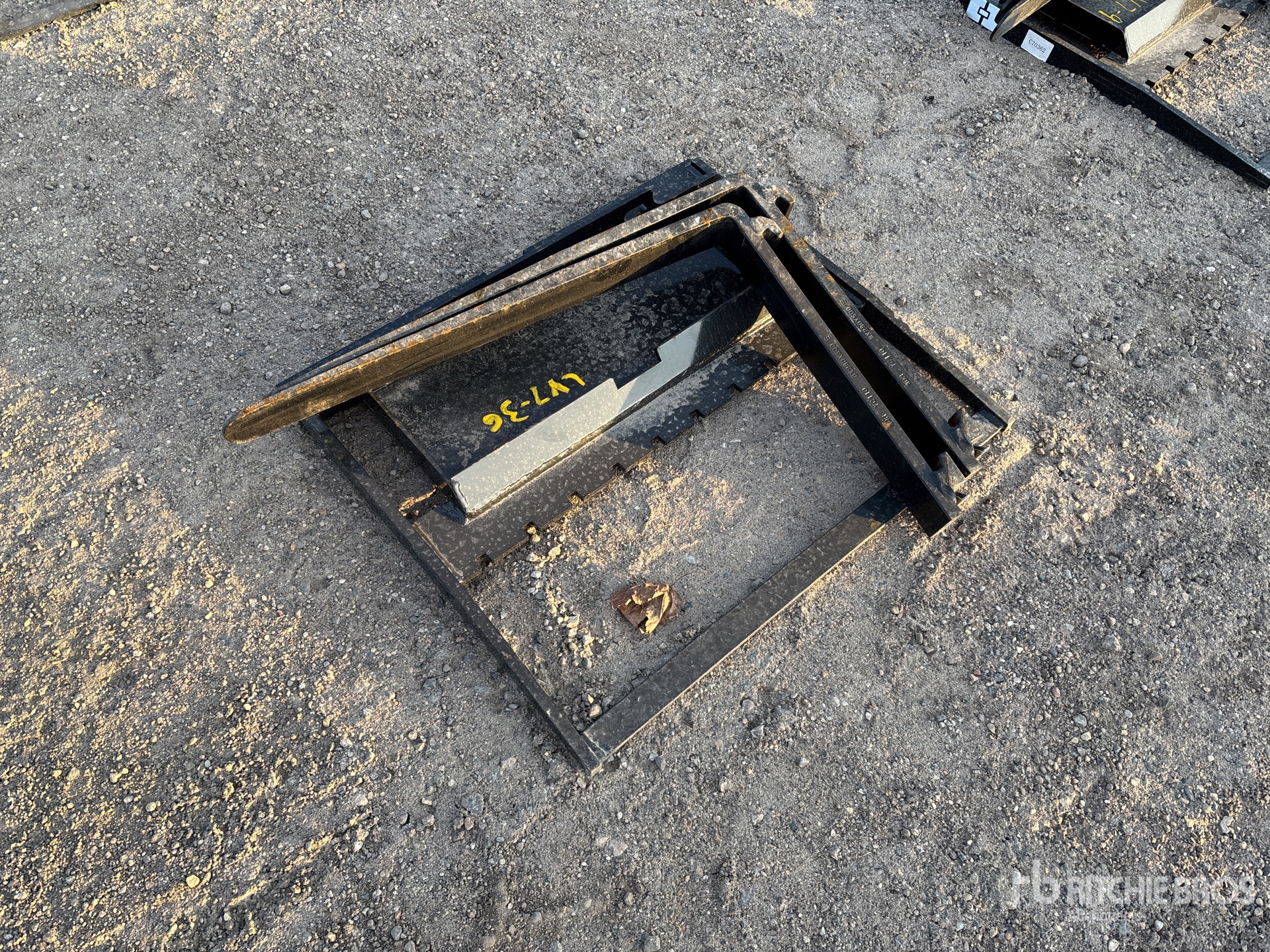 General Appearance with Foto, angolo posteriore sinistro