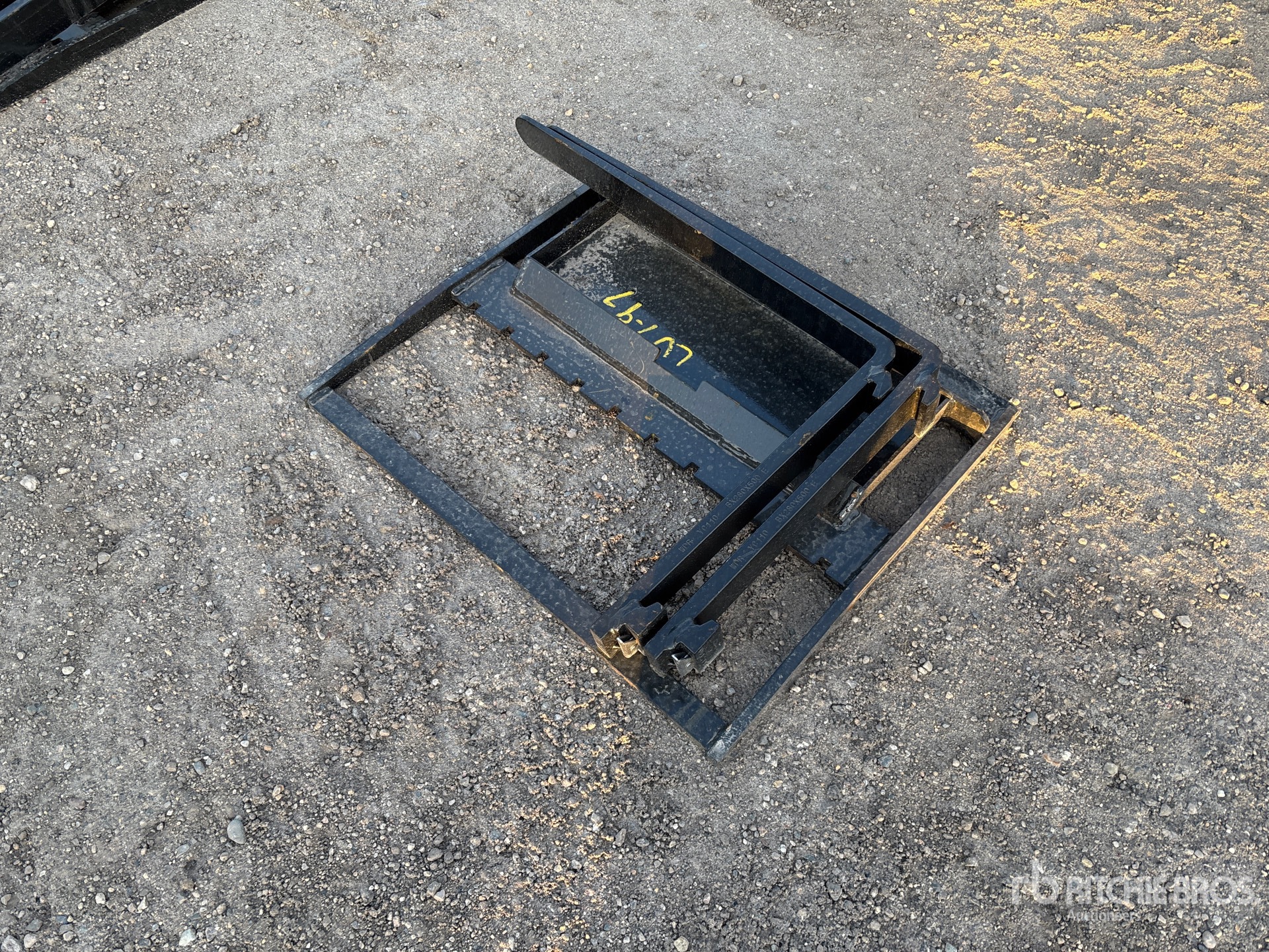 General Appearance with Foto, angolo anteriore sinistro