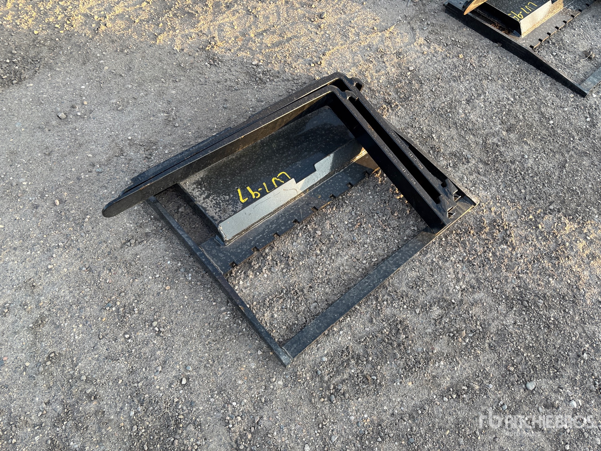 General Appearance with Foto, angolo posteriore sinistro